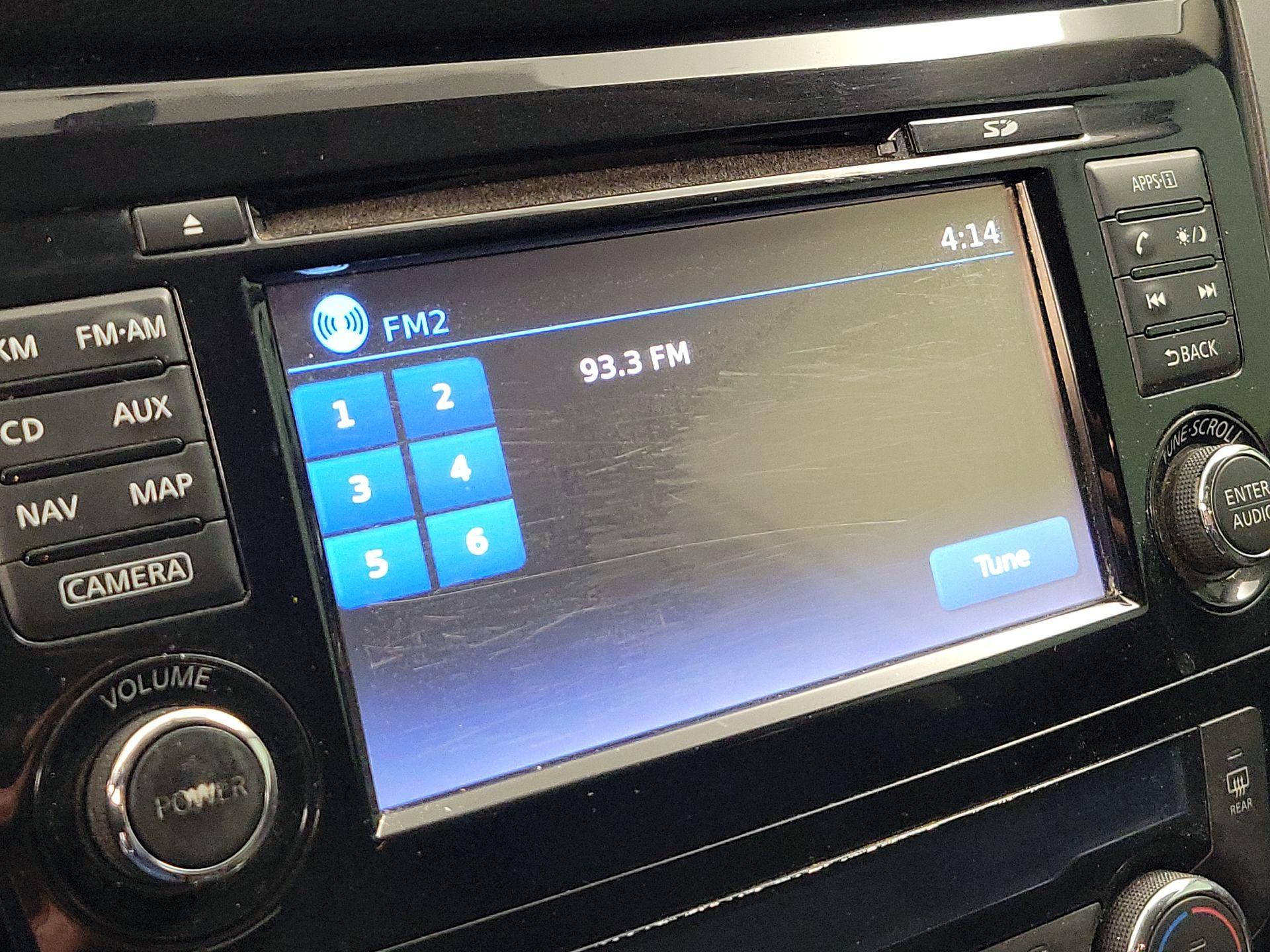 Thumbnail: 2016 Nissan Rogue - 16