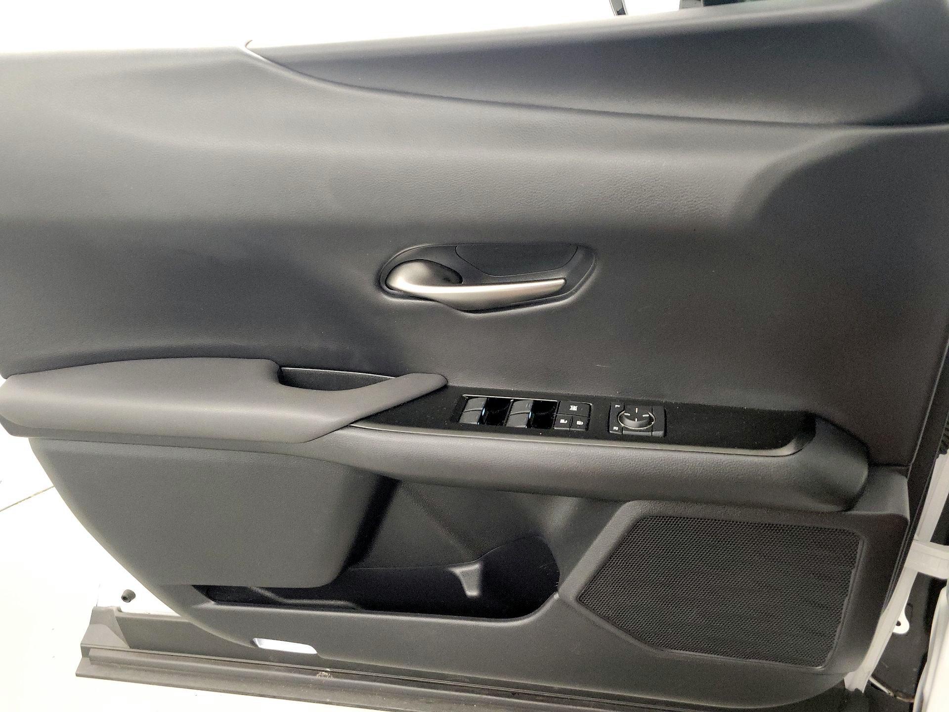 Thumbnail: 2019 Lexus UX - 12