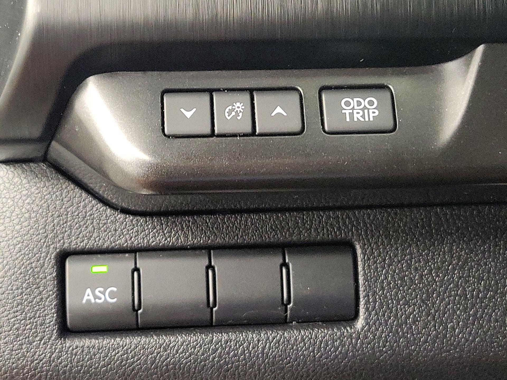 Thumbnail: 2019 Lexus UX - 13