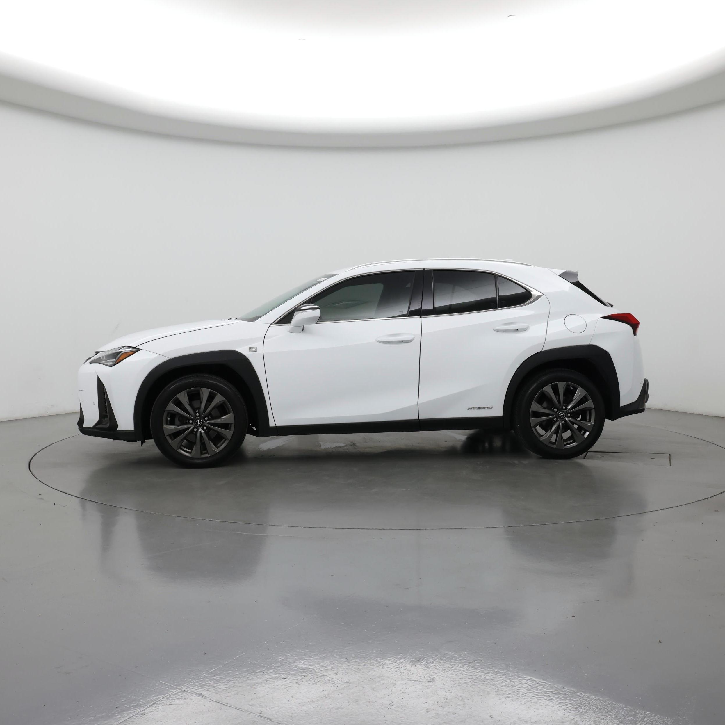 Thumbnail: 2019 Lexus UX - 3
