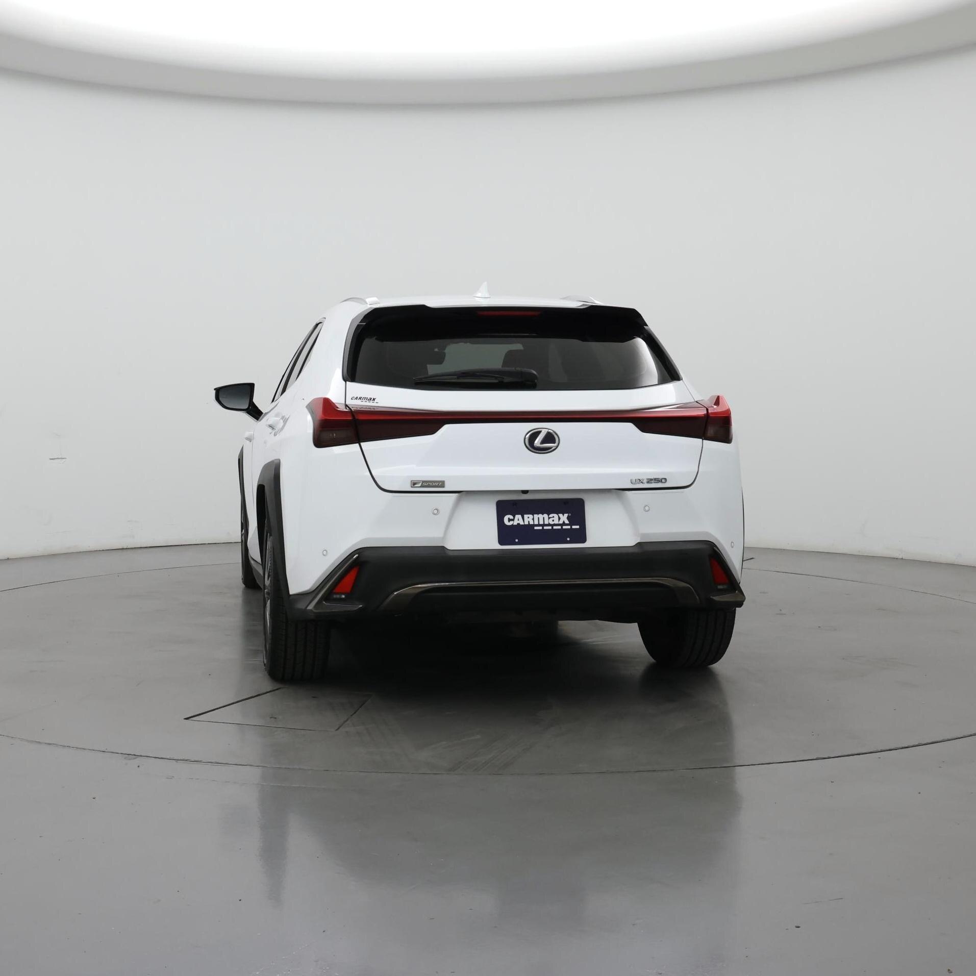 Thumbnail: 2019 Lexus UX - 6