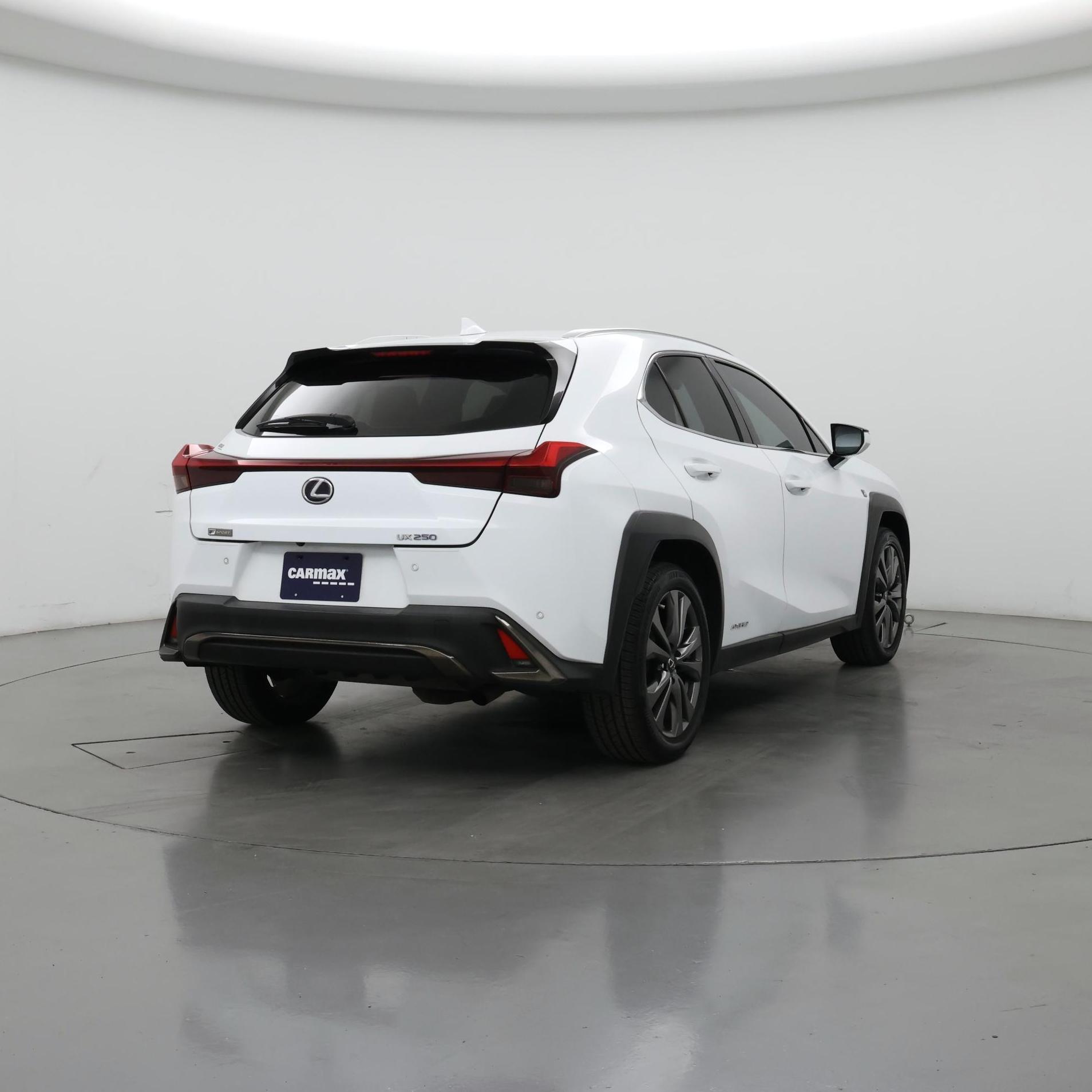 Thumbnail: 2019 Lexus UX - 8