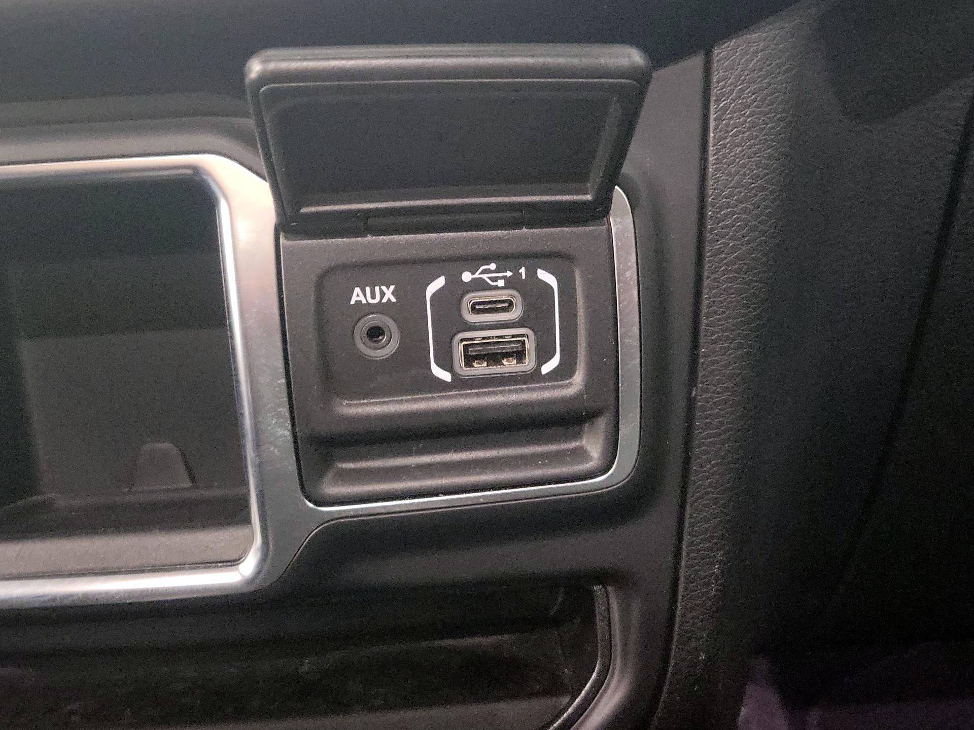 Thumbnail: 2023 Jeep Gladiator - 18