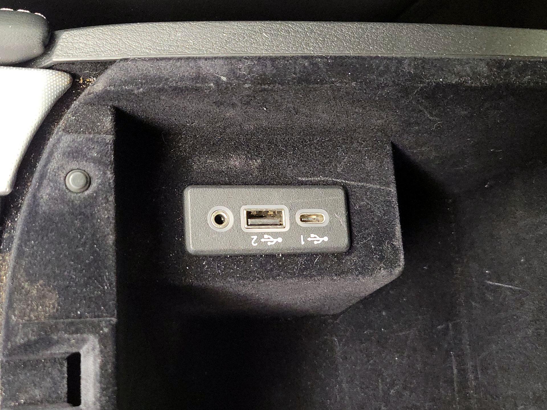 Thumbnail: 2021 INFINITI Q50 - 18