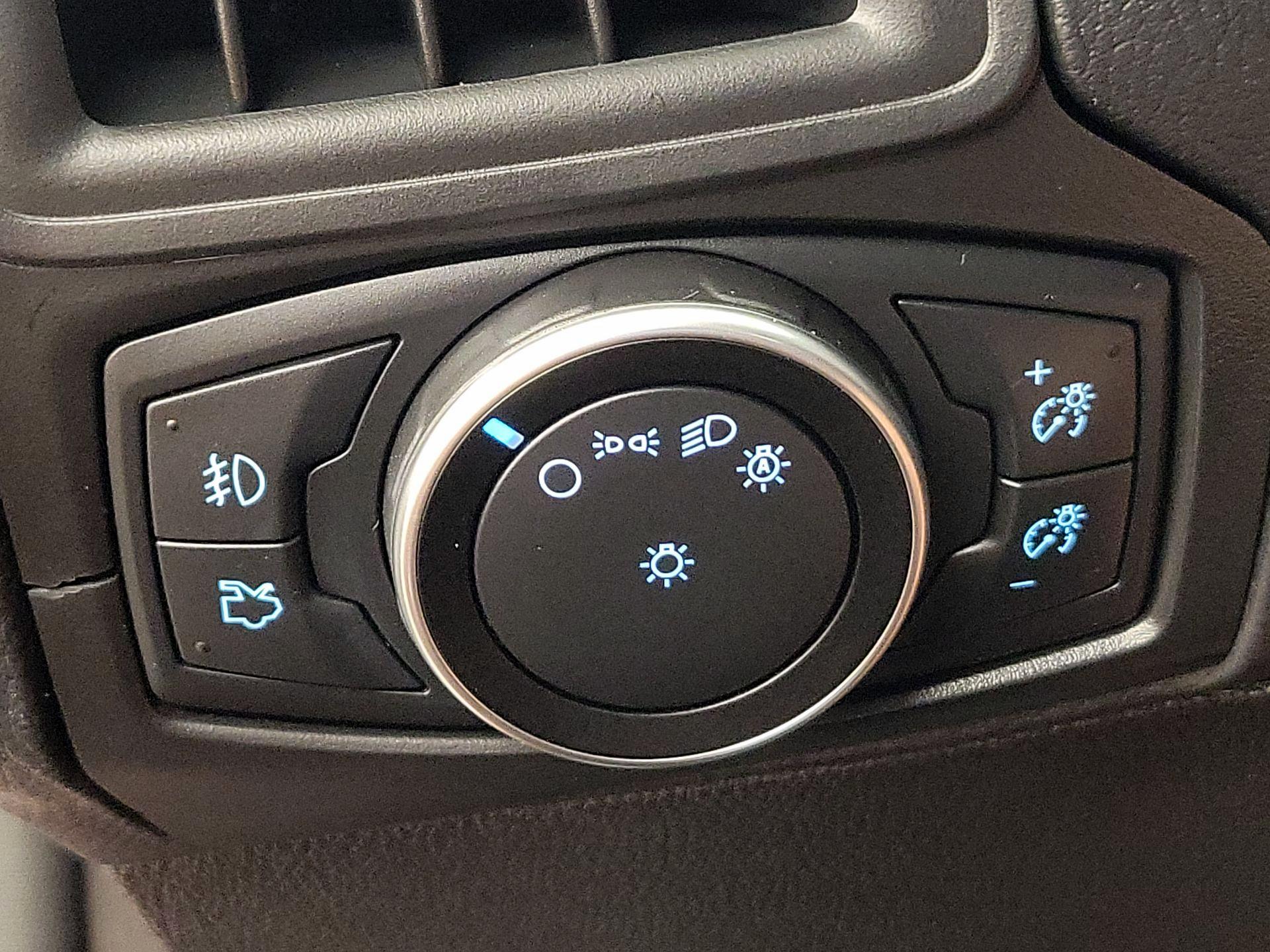 Thumbnail: 2017 Ford Focus - 13