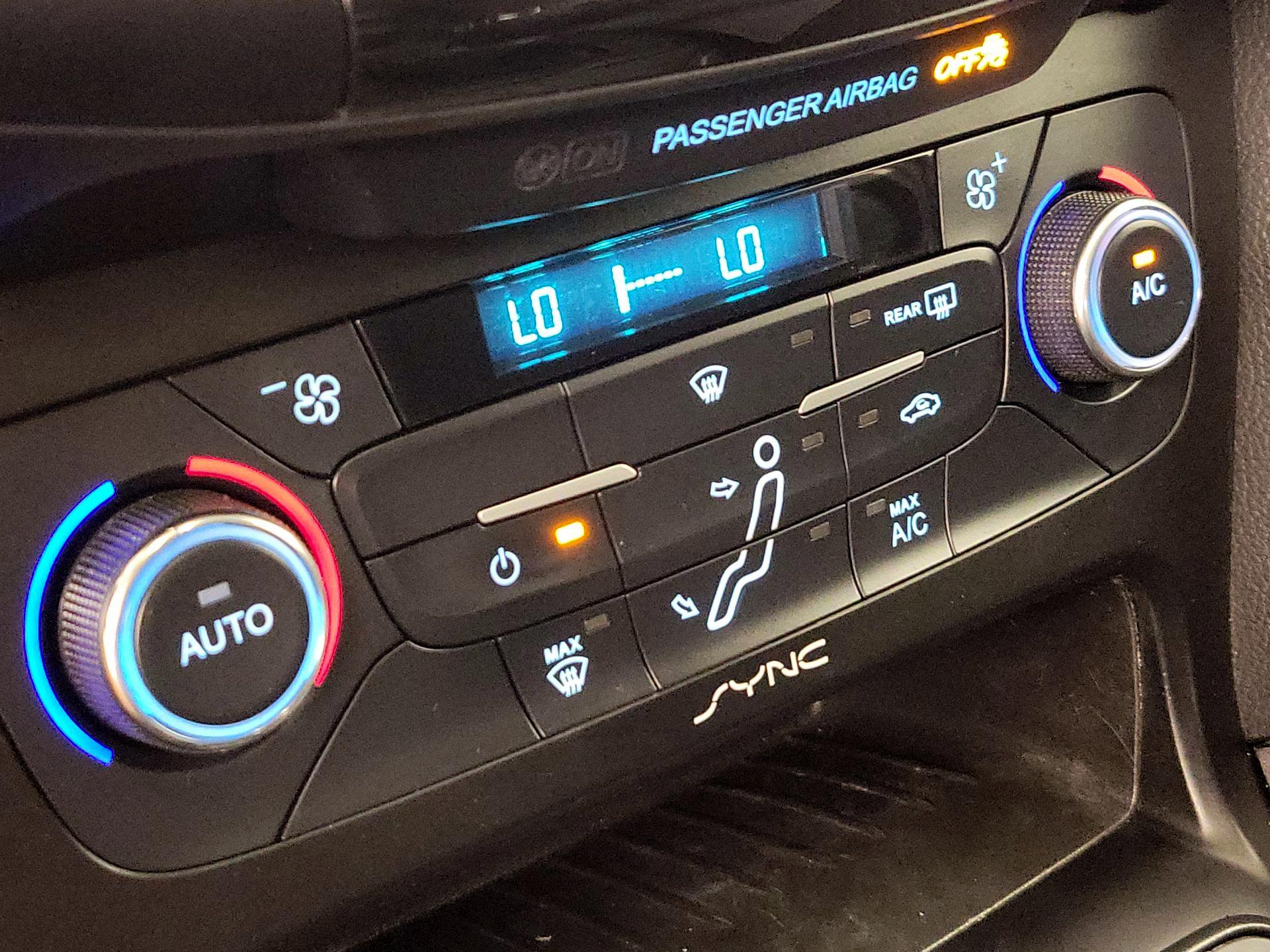 Thumbnail: 2017 Ford Focus - 17