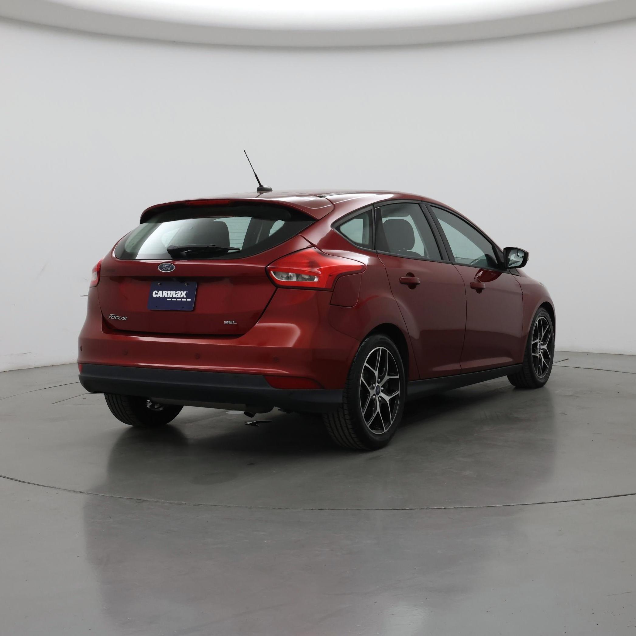 Thumbnail: 2017 Ford Focus - 8