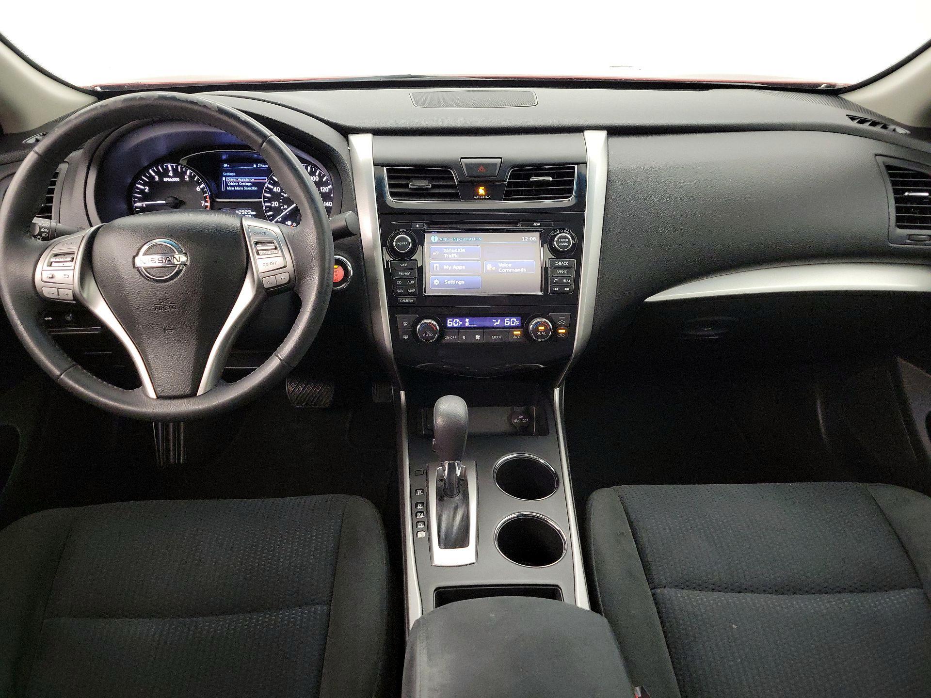 Thumbnail: 2015 Nissan Altima - 9