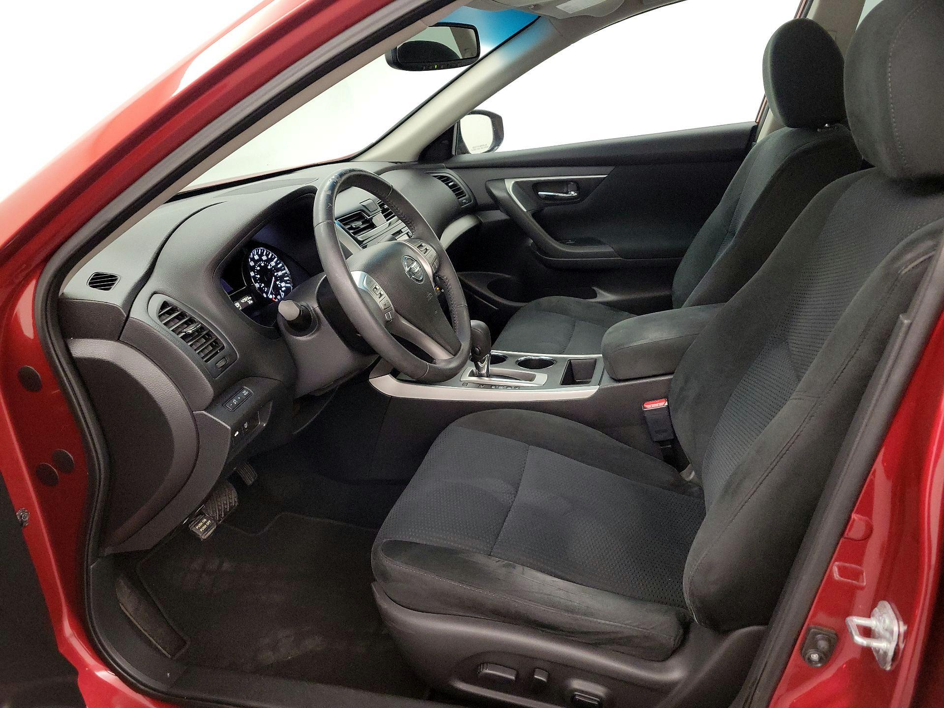 Thumbnail: 2015 Nissan Altima - 11