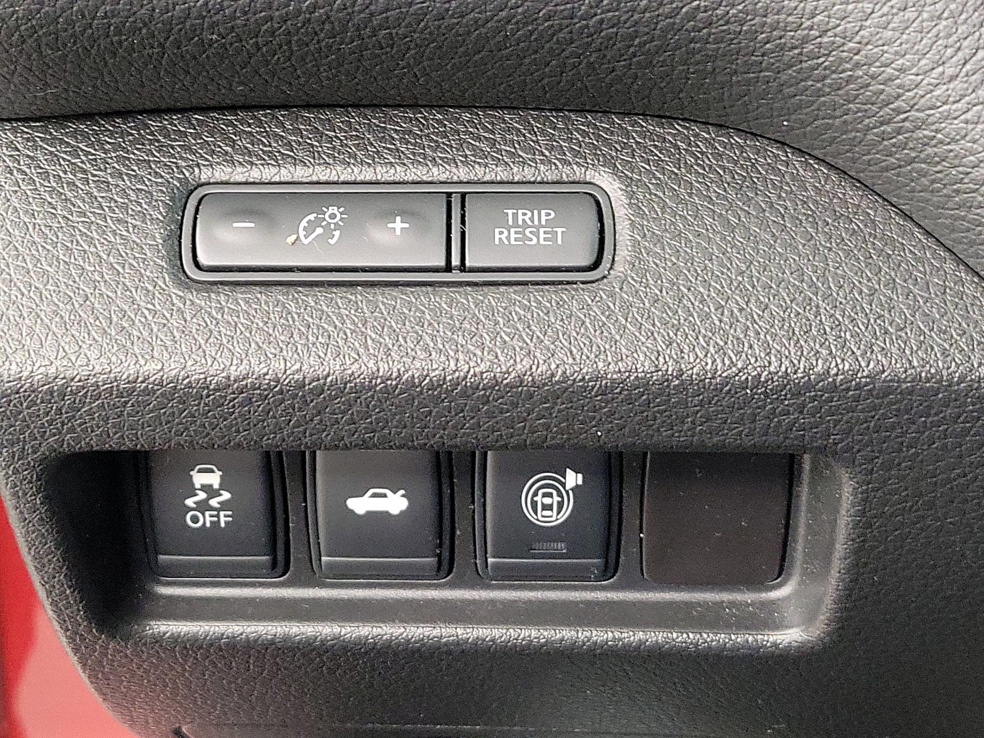 Thumbnail: 2015 Nissan Altima - 13