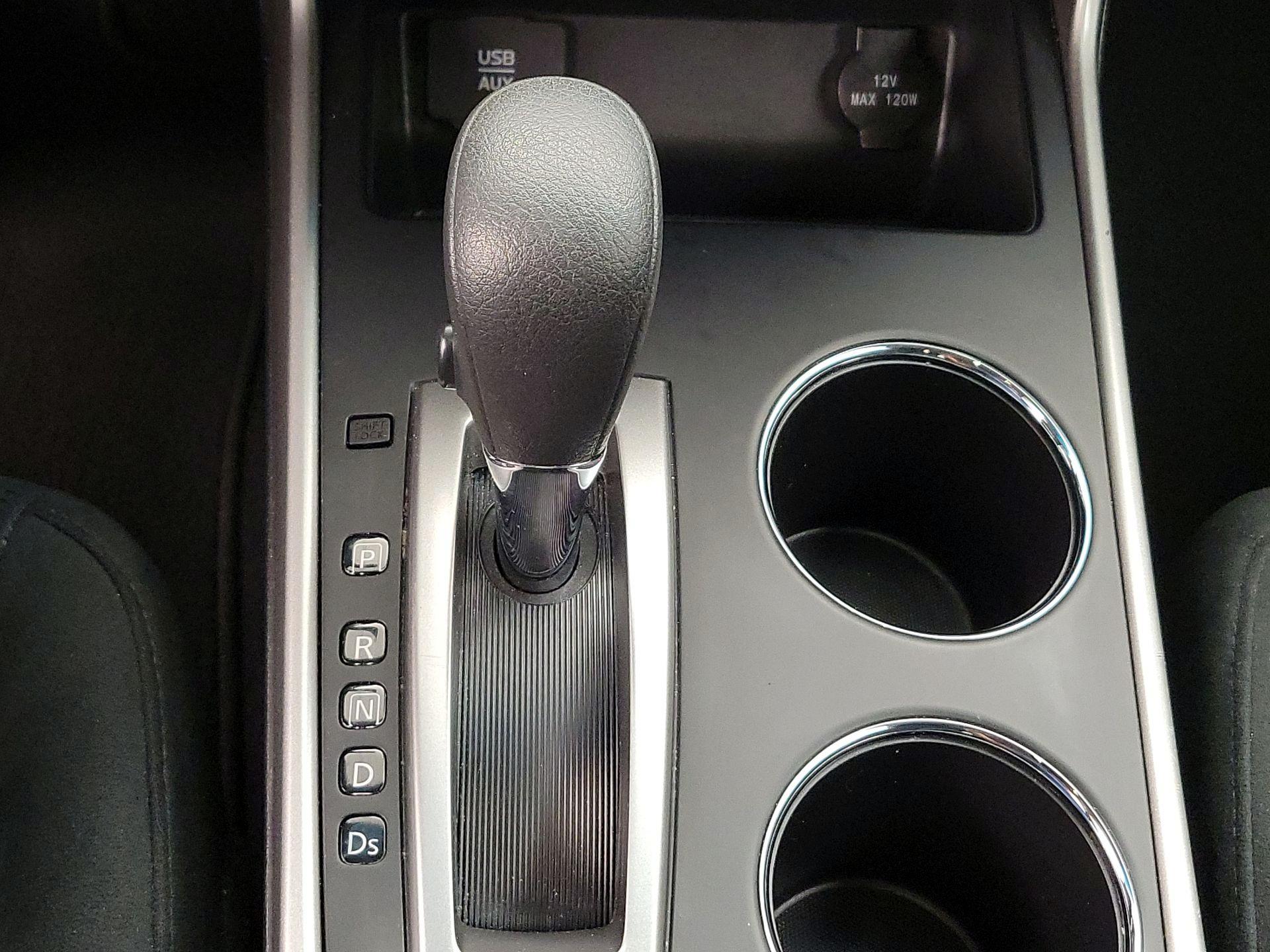 Thumbnail: 2015 Nissan Altima - 18