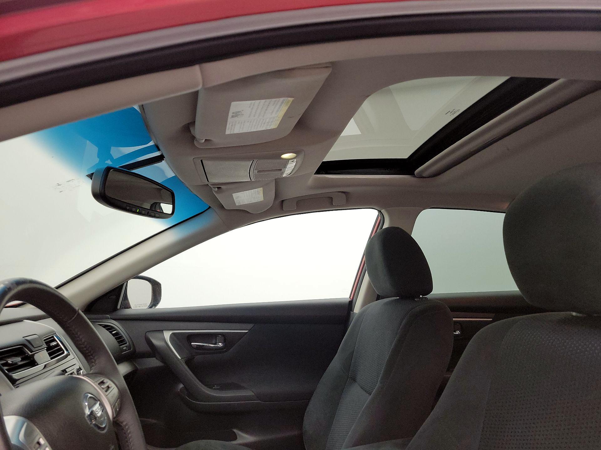 Thumbnail: 2015 Nissan Altima - 20