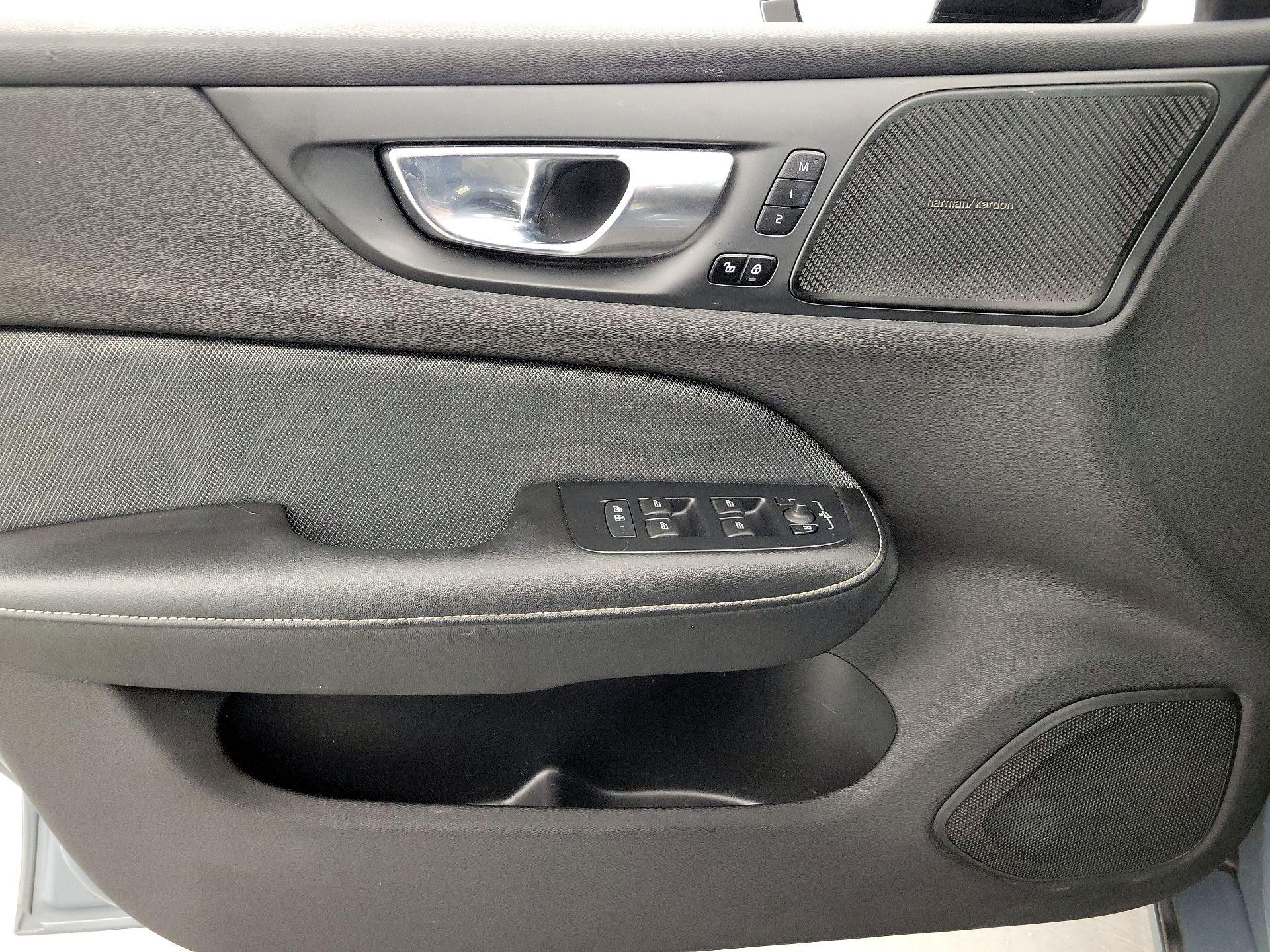 Thumbnail: 2022 Volvo S60 - 12