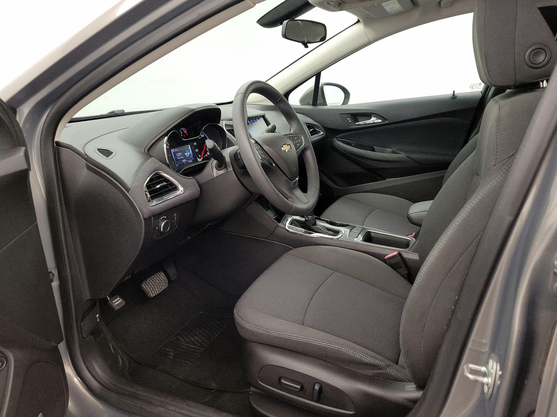 Thumbnail: 2018 Chevrolet Cruze - 11