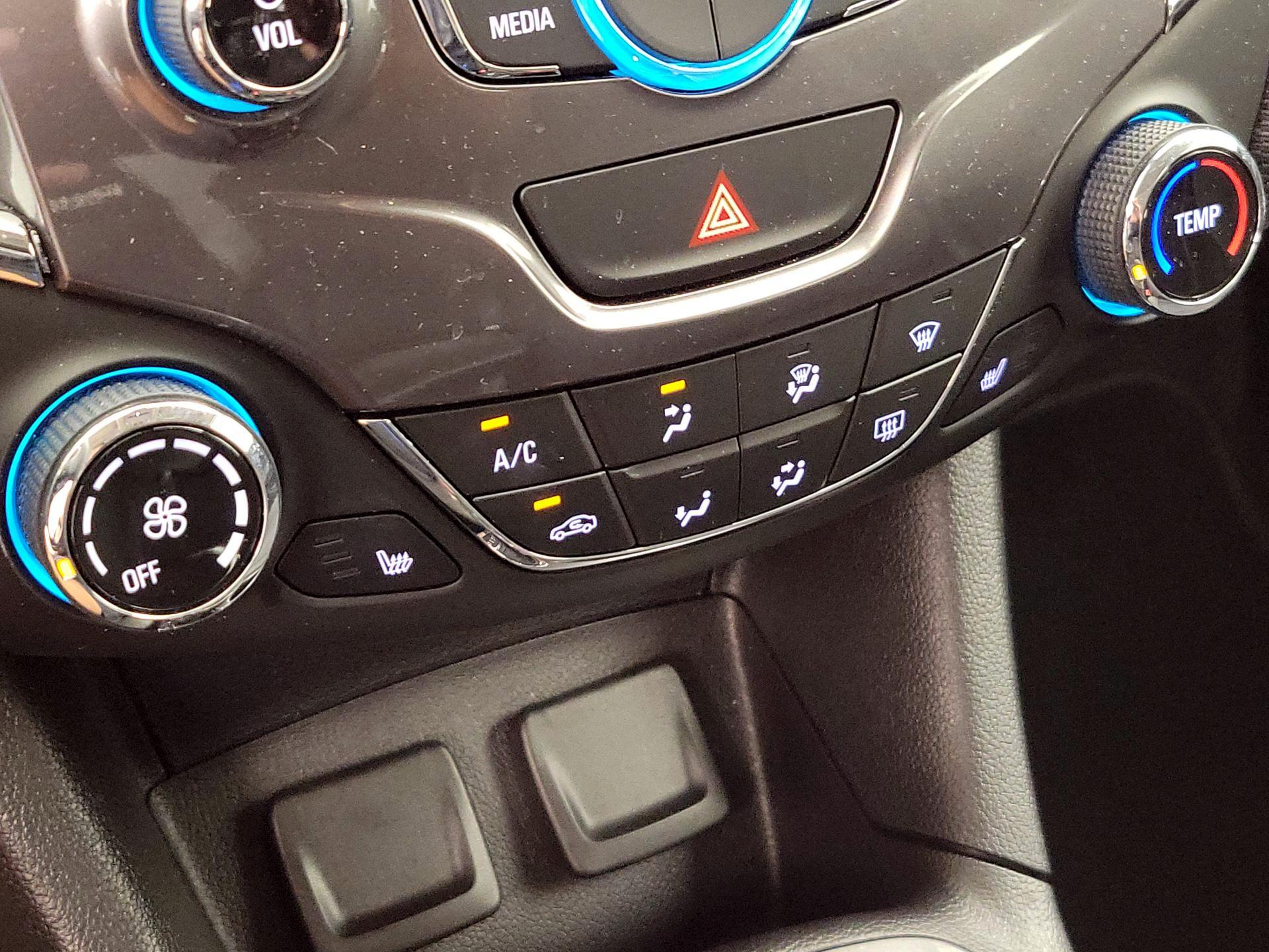 Thumbnail: 2018 Chevrolet Cruze - 16