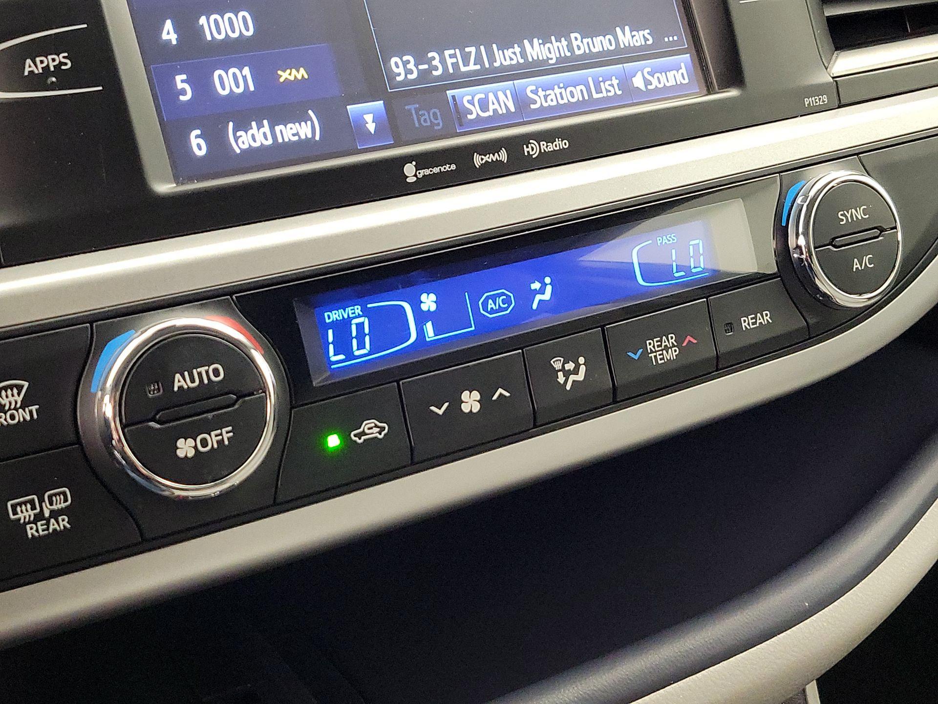 Thumbnail: 2017 Toyota Highlander - 16