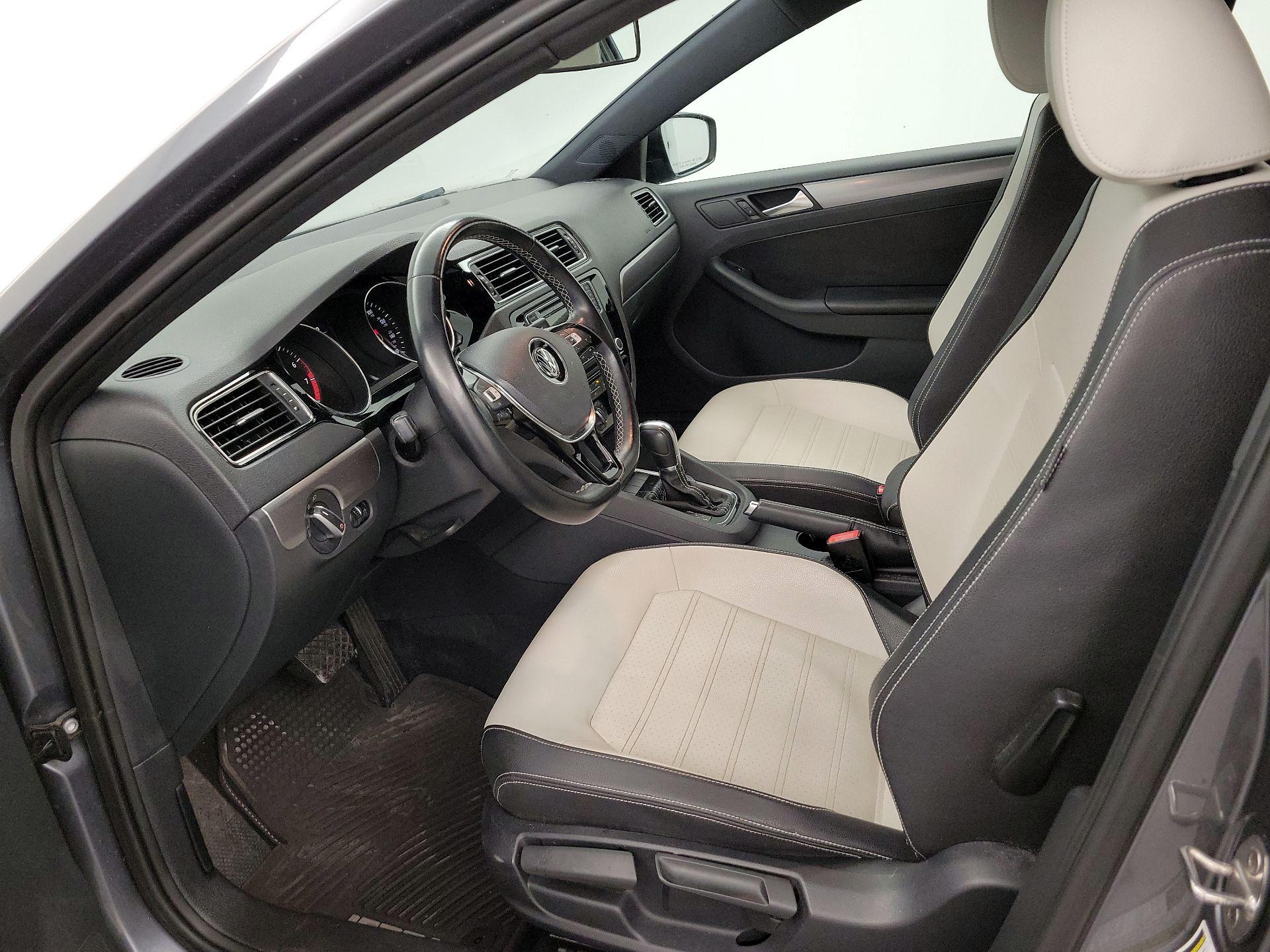 Thumbnail: 2016 Volkswagen Jetta - 11