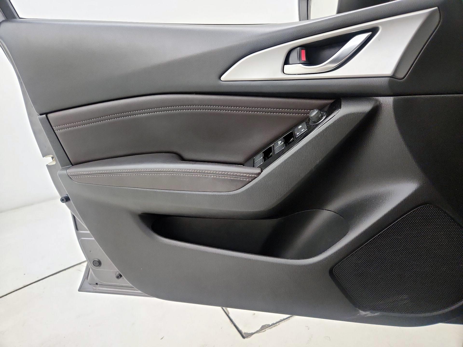 Thumbnail: 2018 Mazda Mazda3 - 12