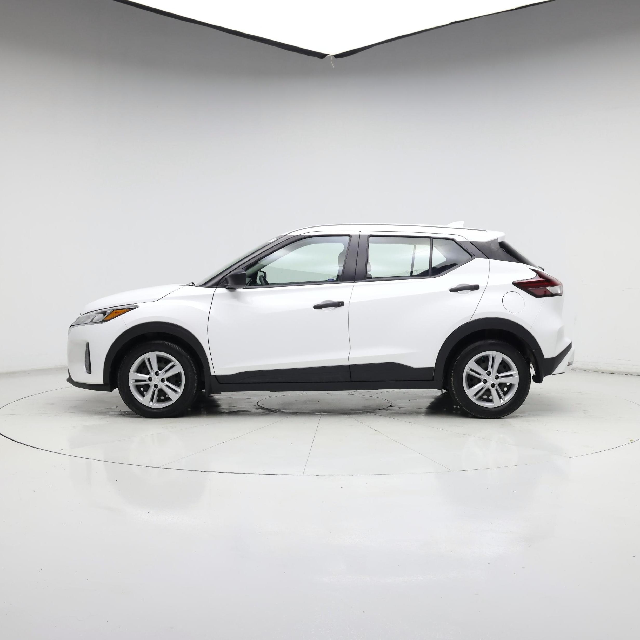 Thumbnail: 2023 Nissan Kicks - 3