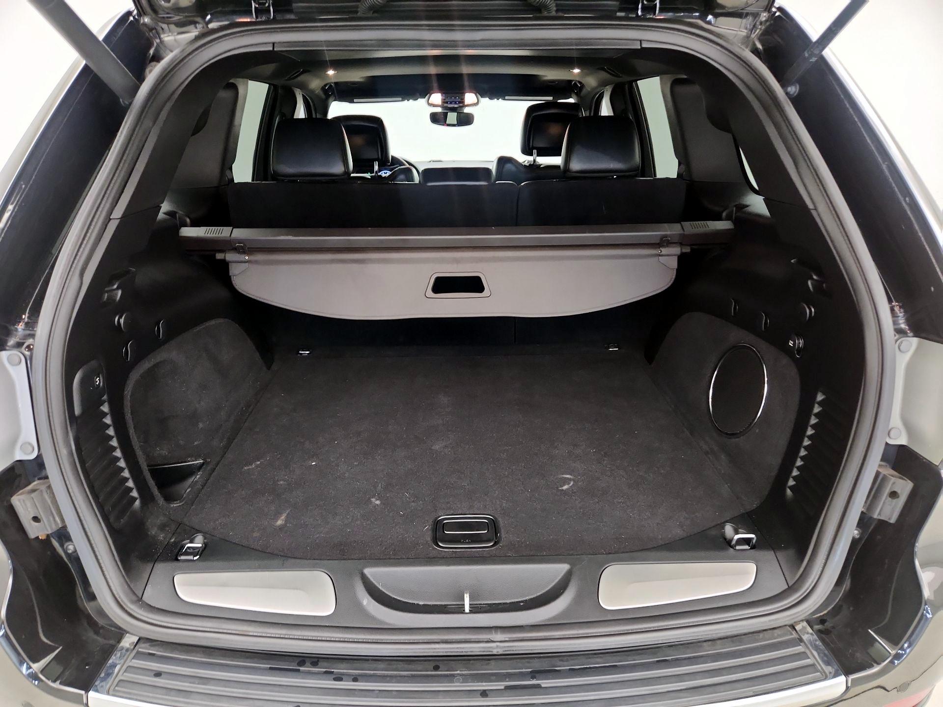Thumbnail: 2018 Jeep Grand Cherokee - 16