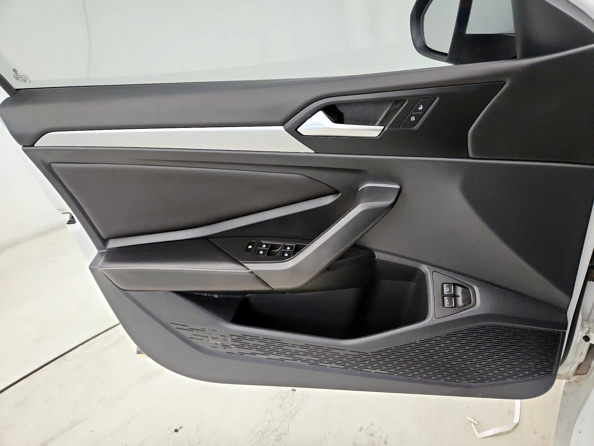 Thumbnail: 2022 Volkswagen Jetta - 12