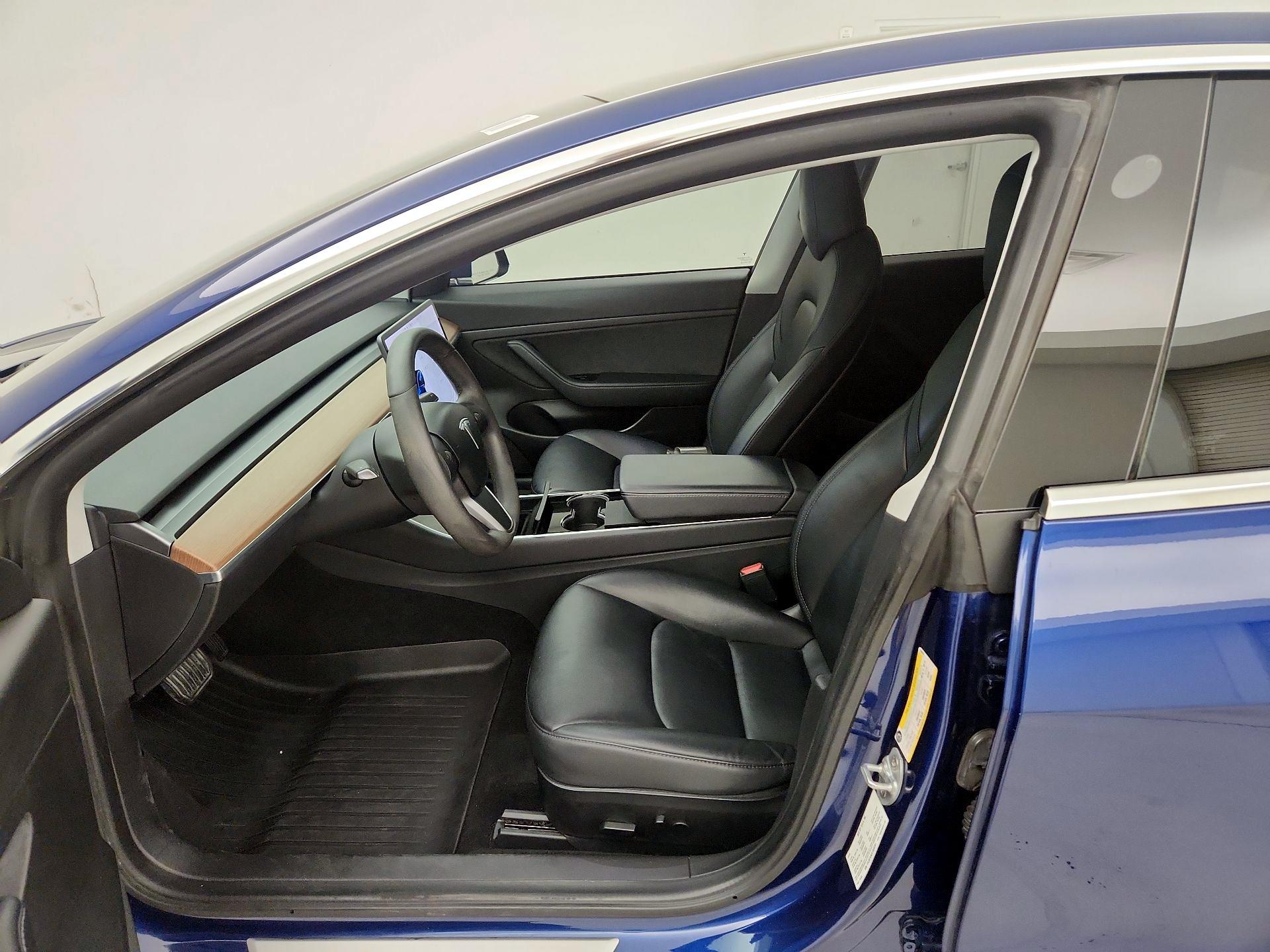 Thumbnail: 2020 Tesla Model 3 - 11