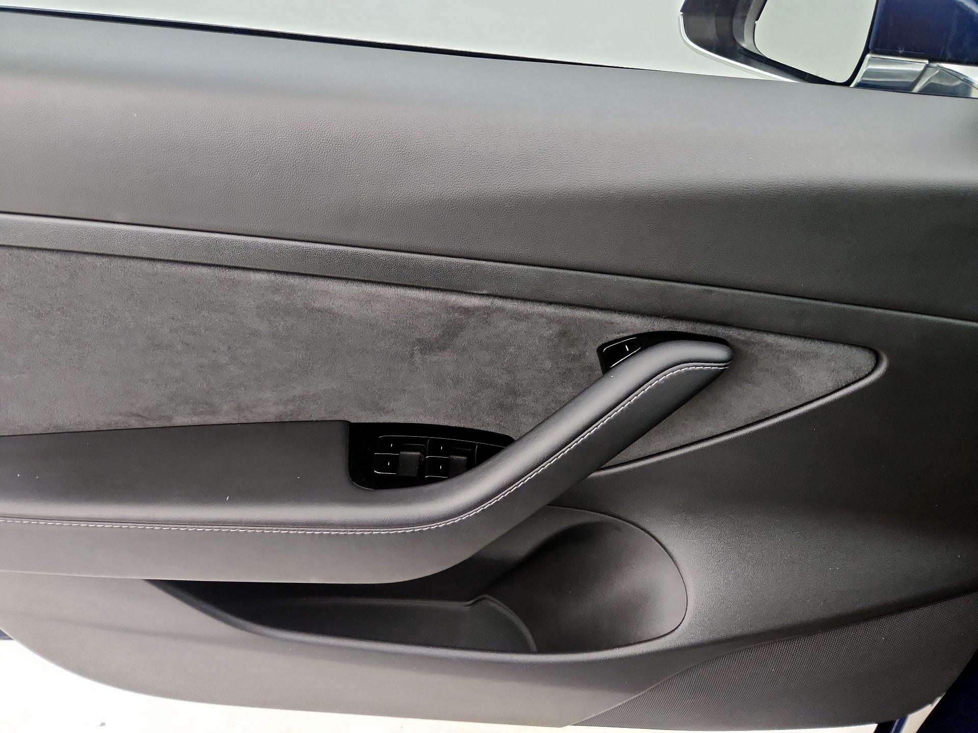 Thumbnail: 2020 Tesla Model 3 - 12