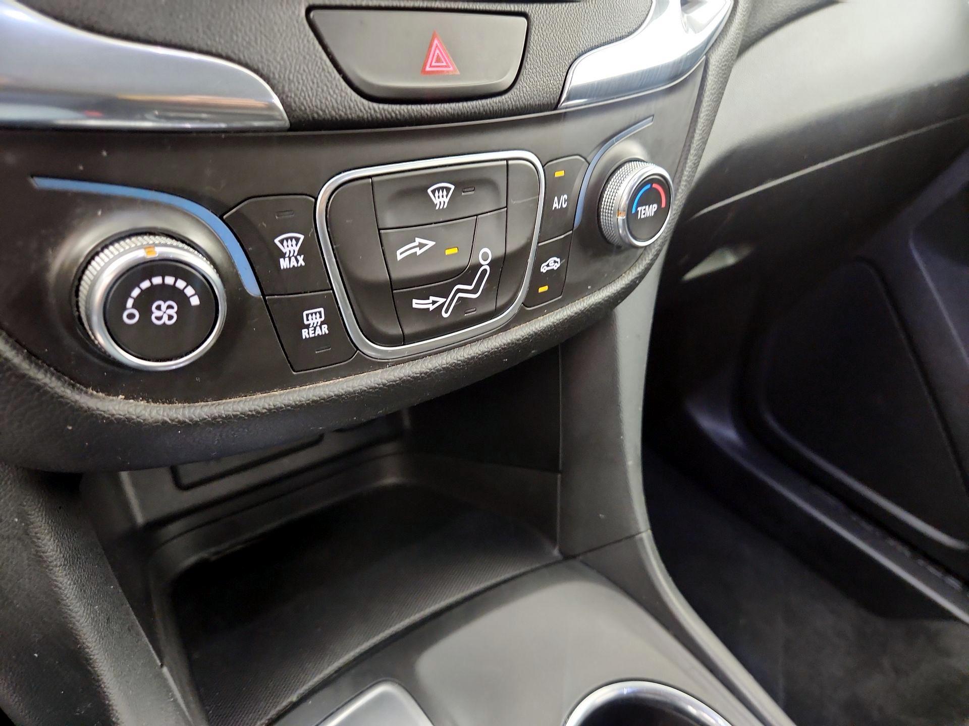 Thumbnail: 2019 Chevrolet Equinox - 14
