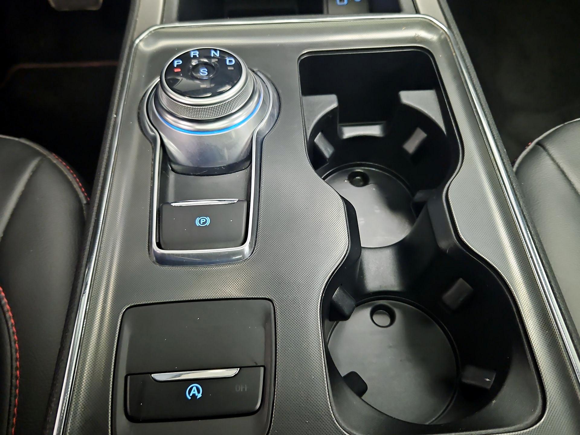 Thumbnail: 2022 Ford Edge - 17