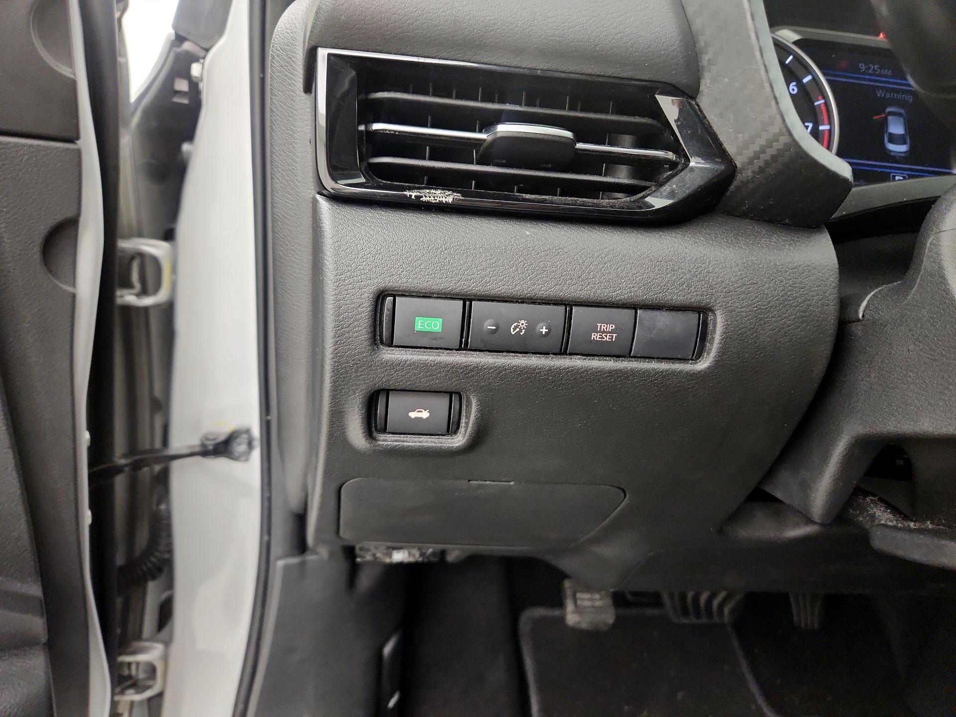 Thumbnail: 2020 Nissan Sentra - 11
