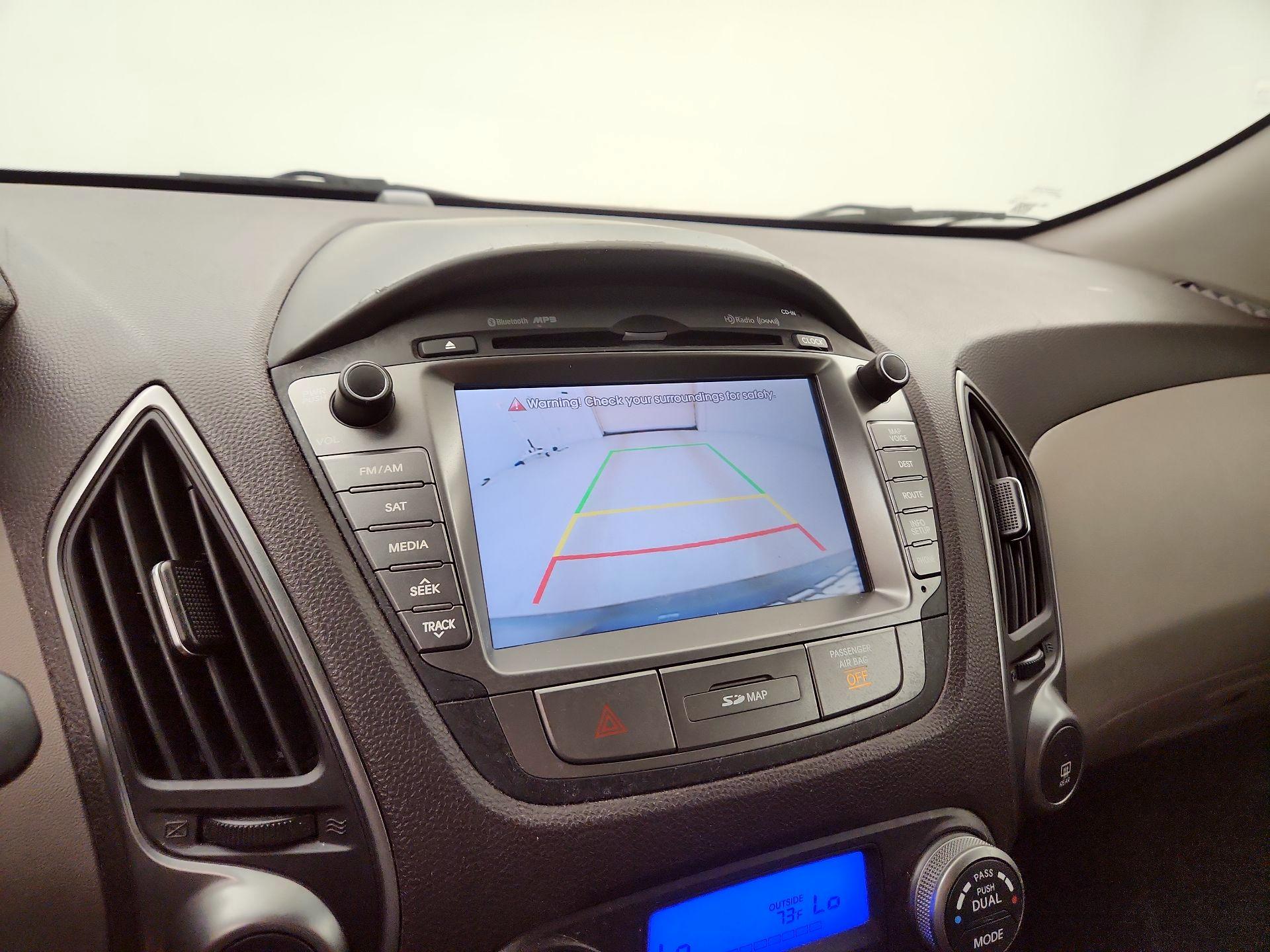 Thumbnail: 2015 Hyundai Tucson - 15