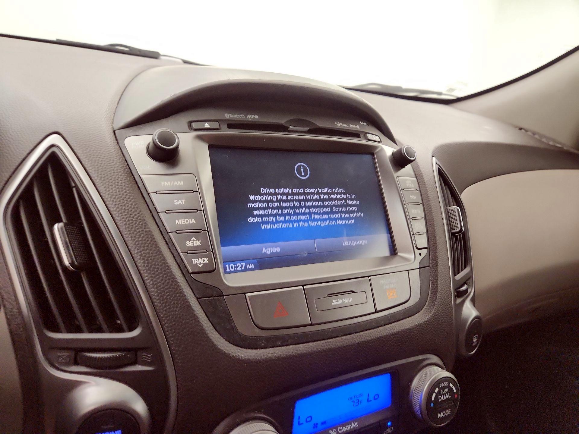 Thumbnail: 2015 Hyundai Tucson - 16