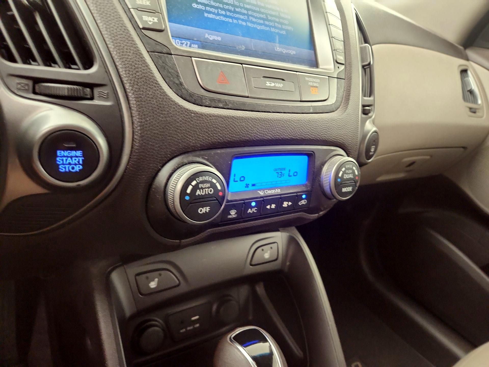 Thumbnail: 2015 Hyundai Tucson - 17