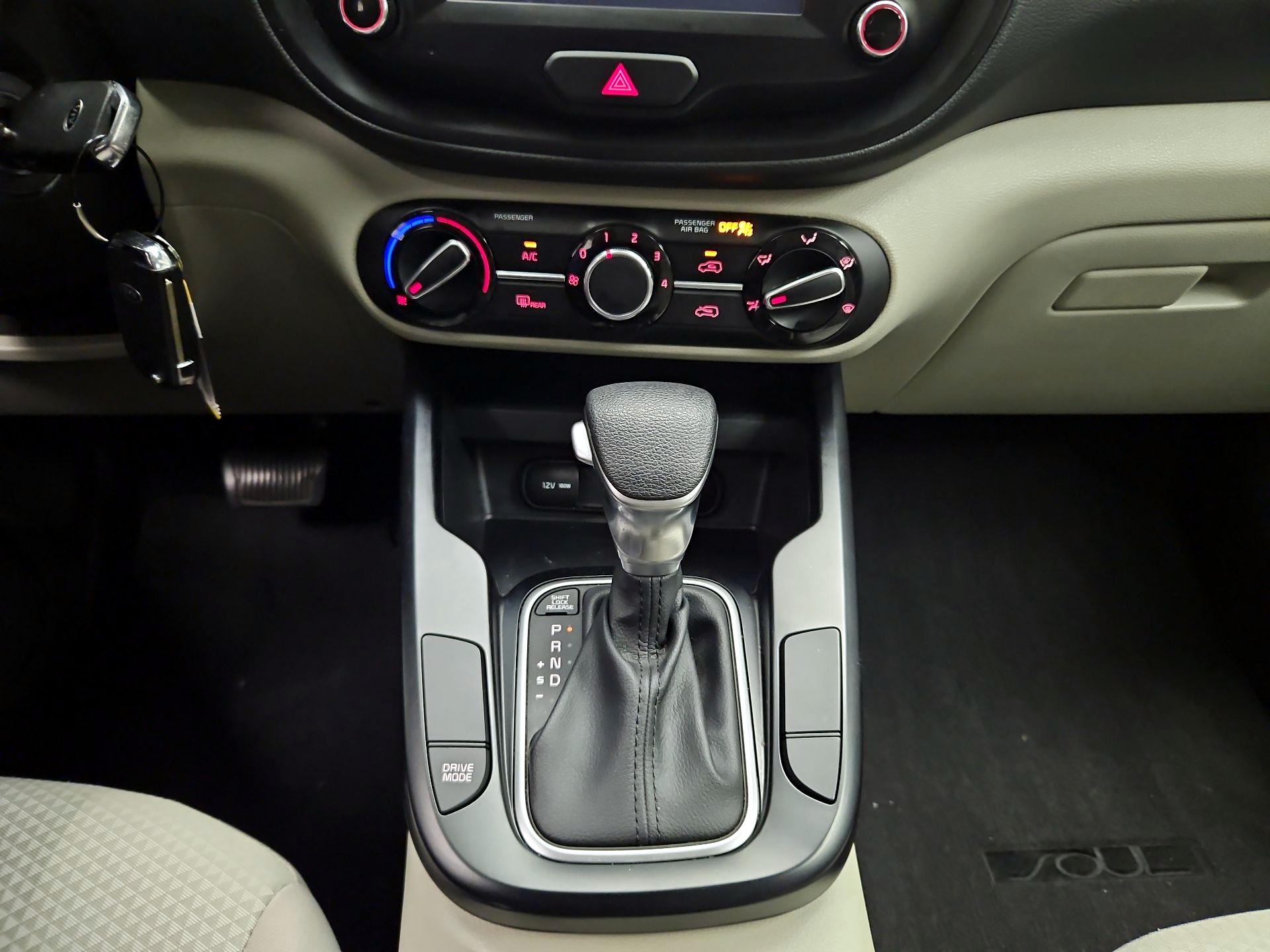 Thumbnail: 2020 Kia Soul - 16