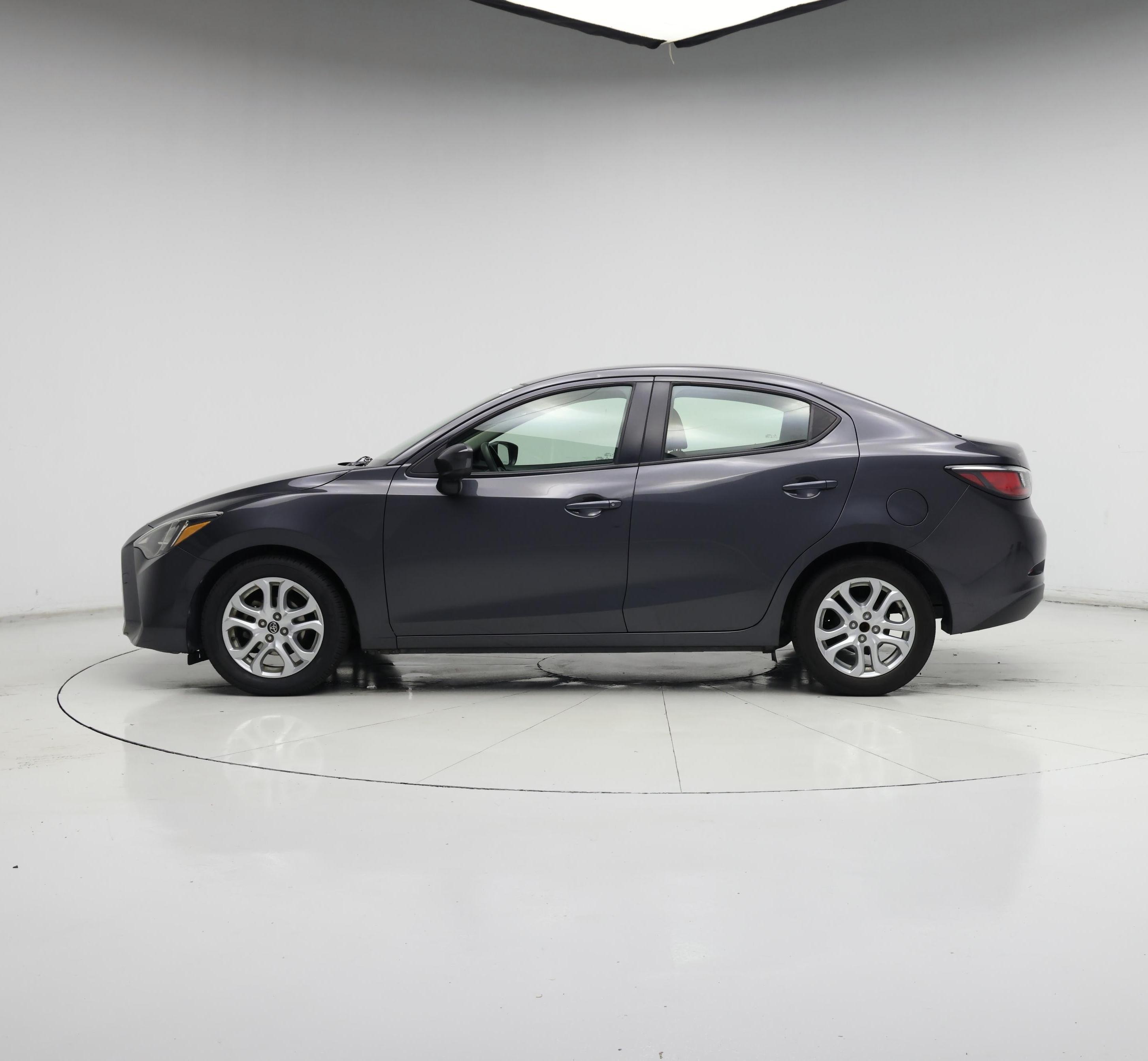 Thumbnail: 2018 Toyota Yaris iA - 3