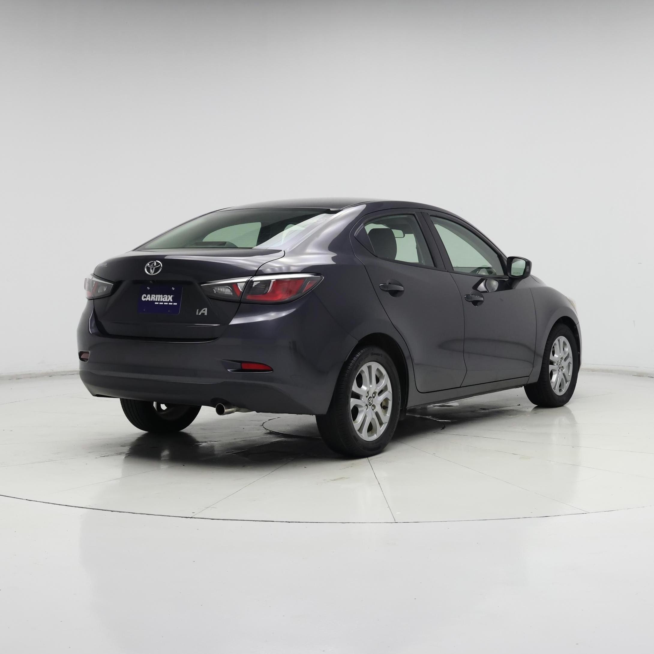 Thumbnail: 2018 Toyota Yaris iA - 8