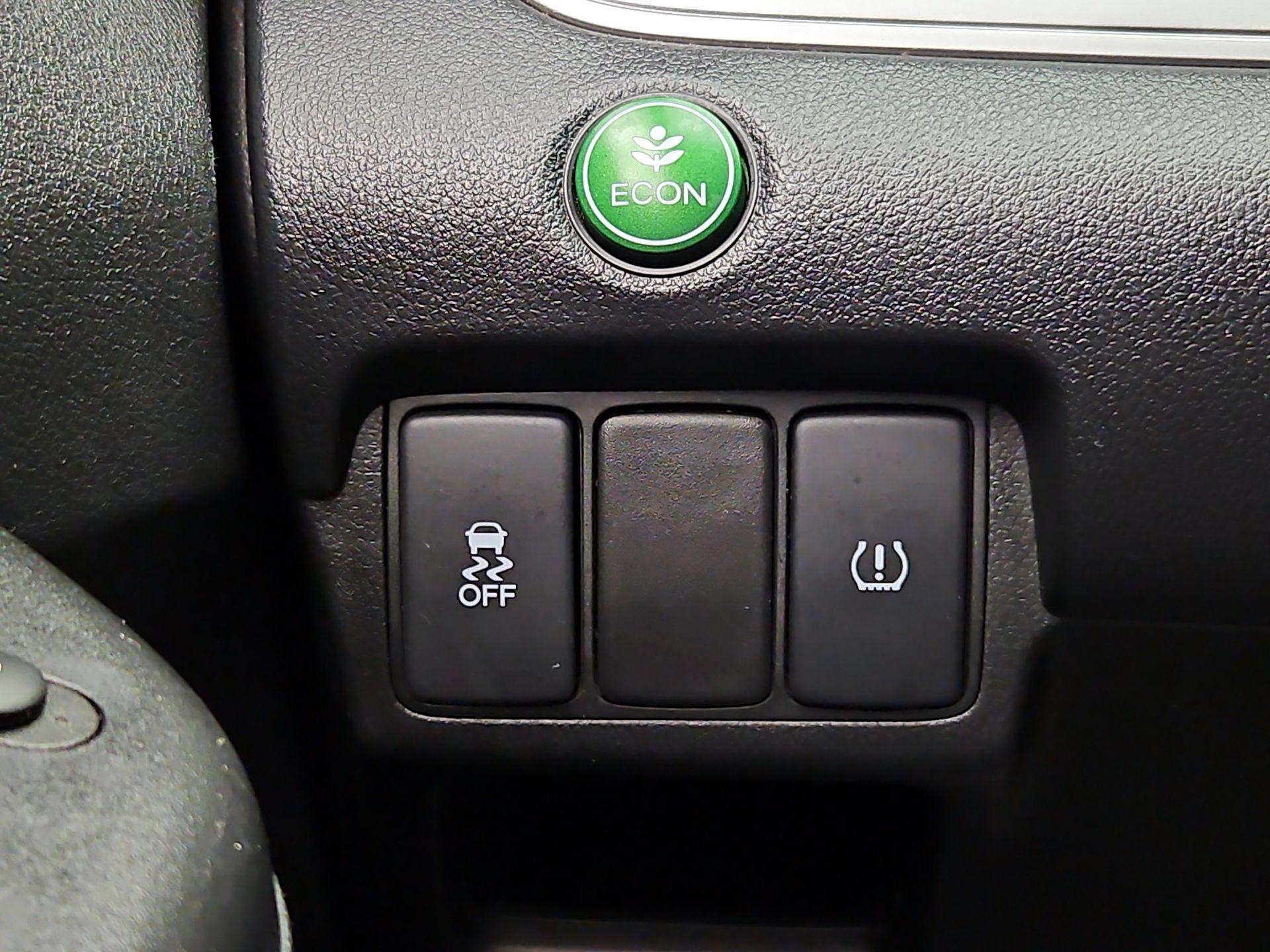 Thumbnail: 2015 Honda CR-V - 13