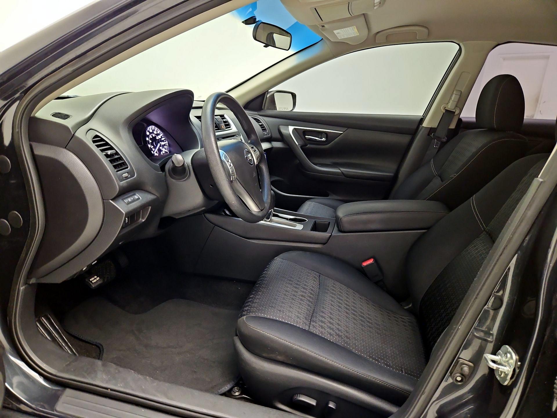 Thumbnail: 2016 Nissan Altima - 11
