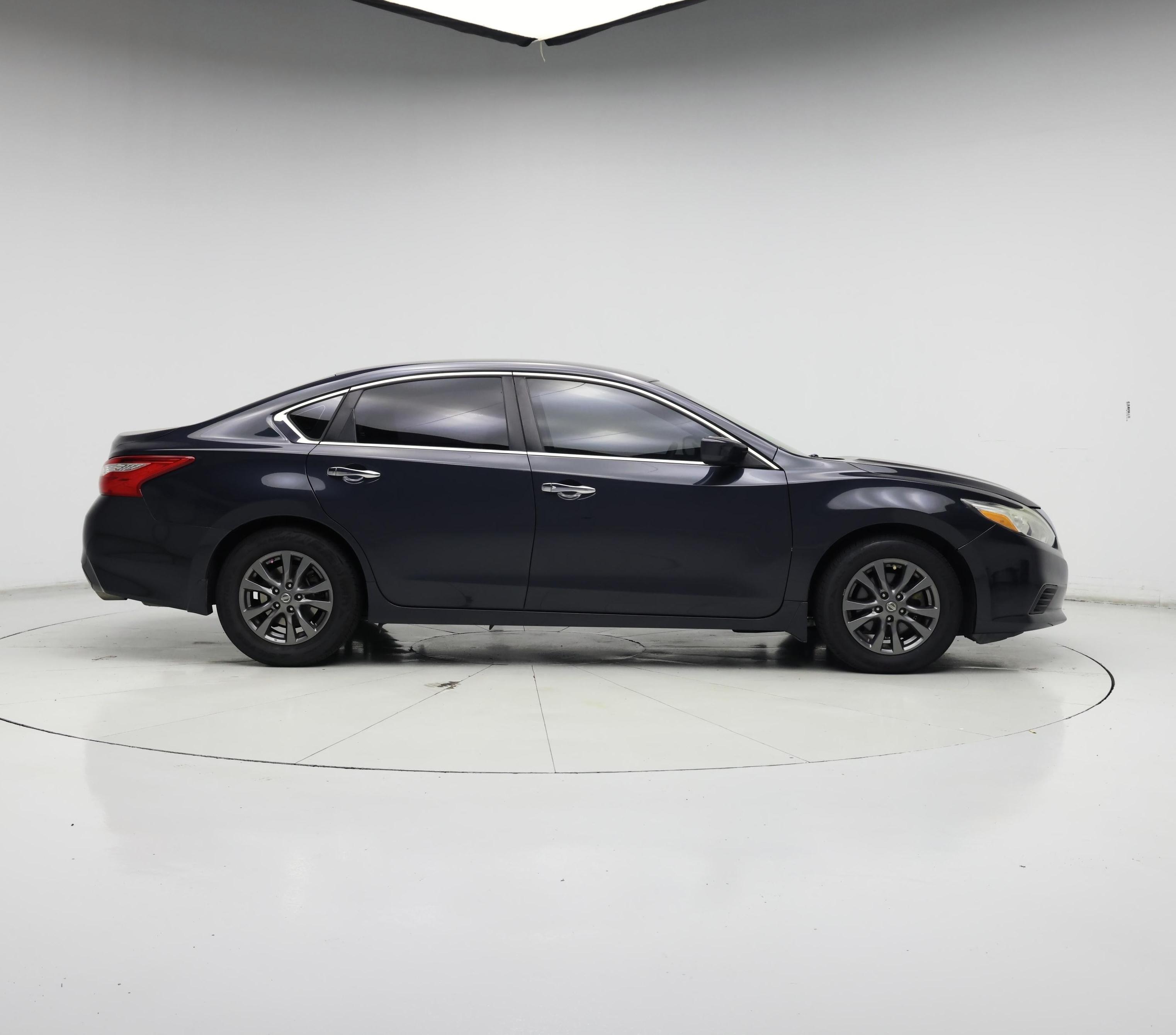 Thumbnail: 2016 Nissan Altima - 7