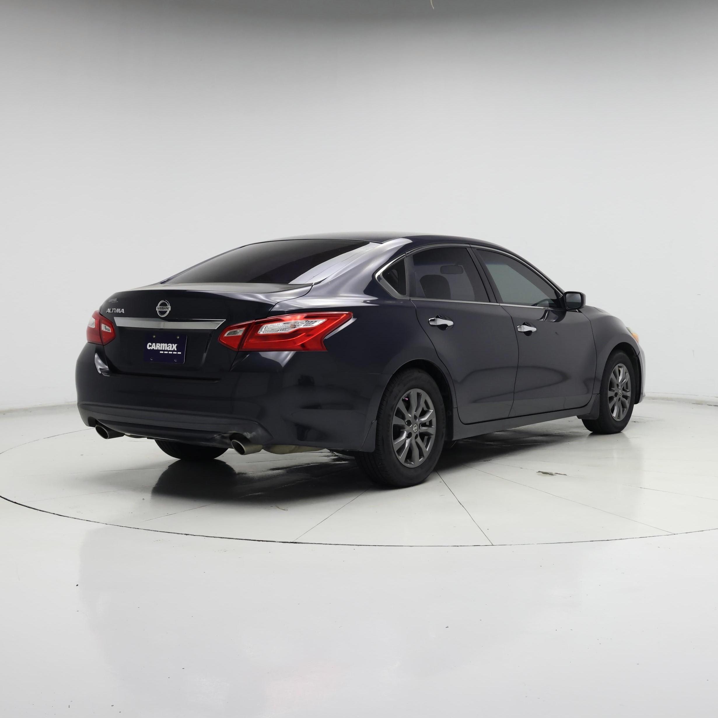 Thumbnail: 2016 Nissan Altima - 8
