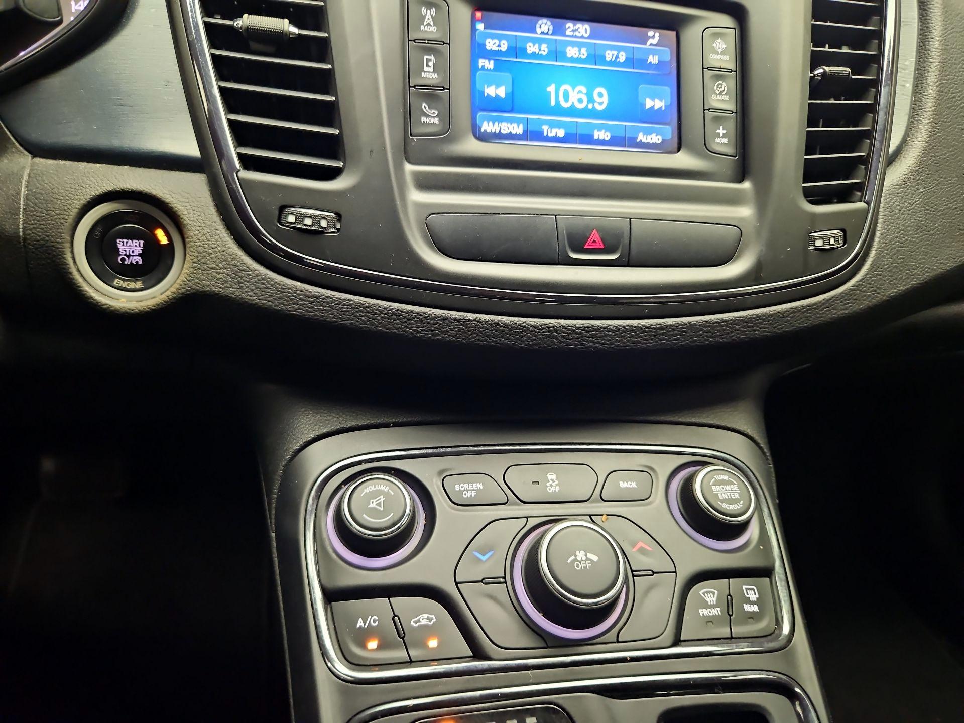 Thumbnail: 2015 Chrysler 200 - 14
