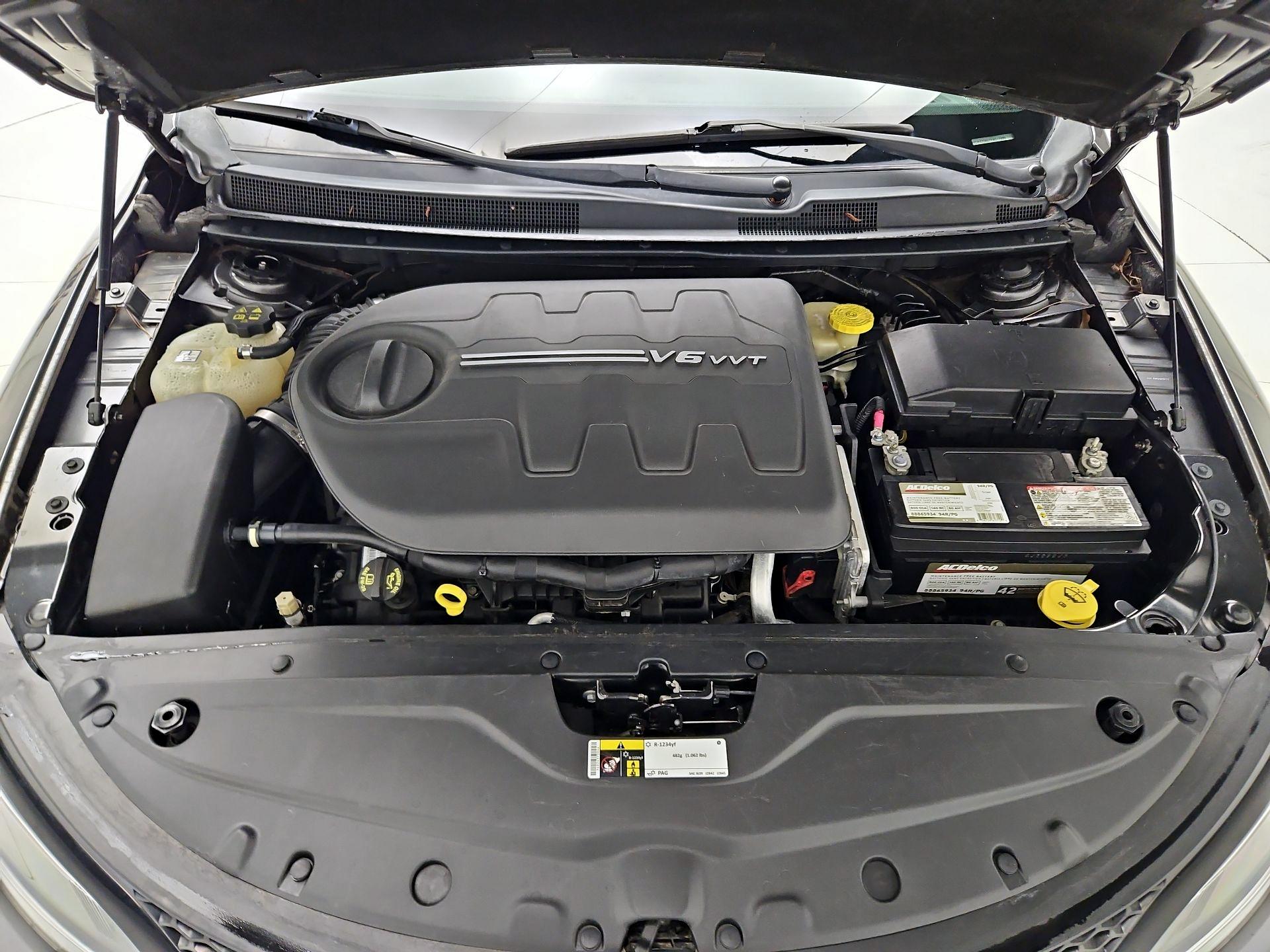 Thumbnail: 2015 Chrysler 200 - 18