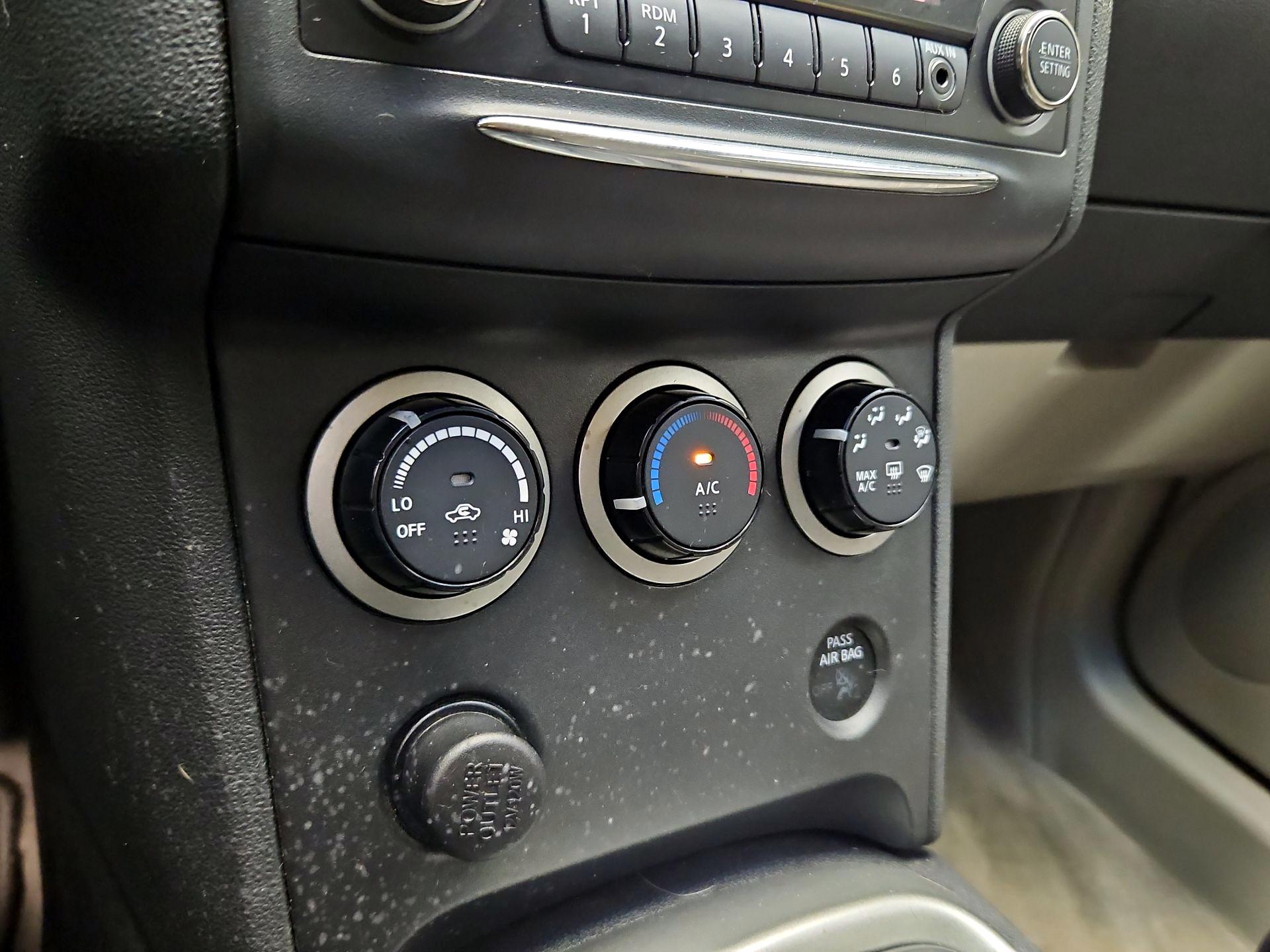 Thumbnail: 2015 Nissan Rogue - 16