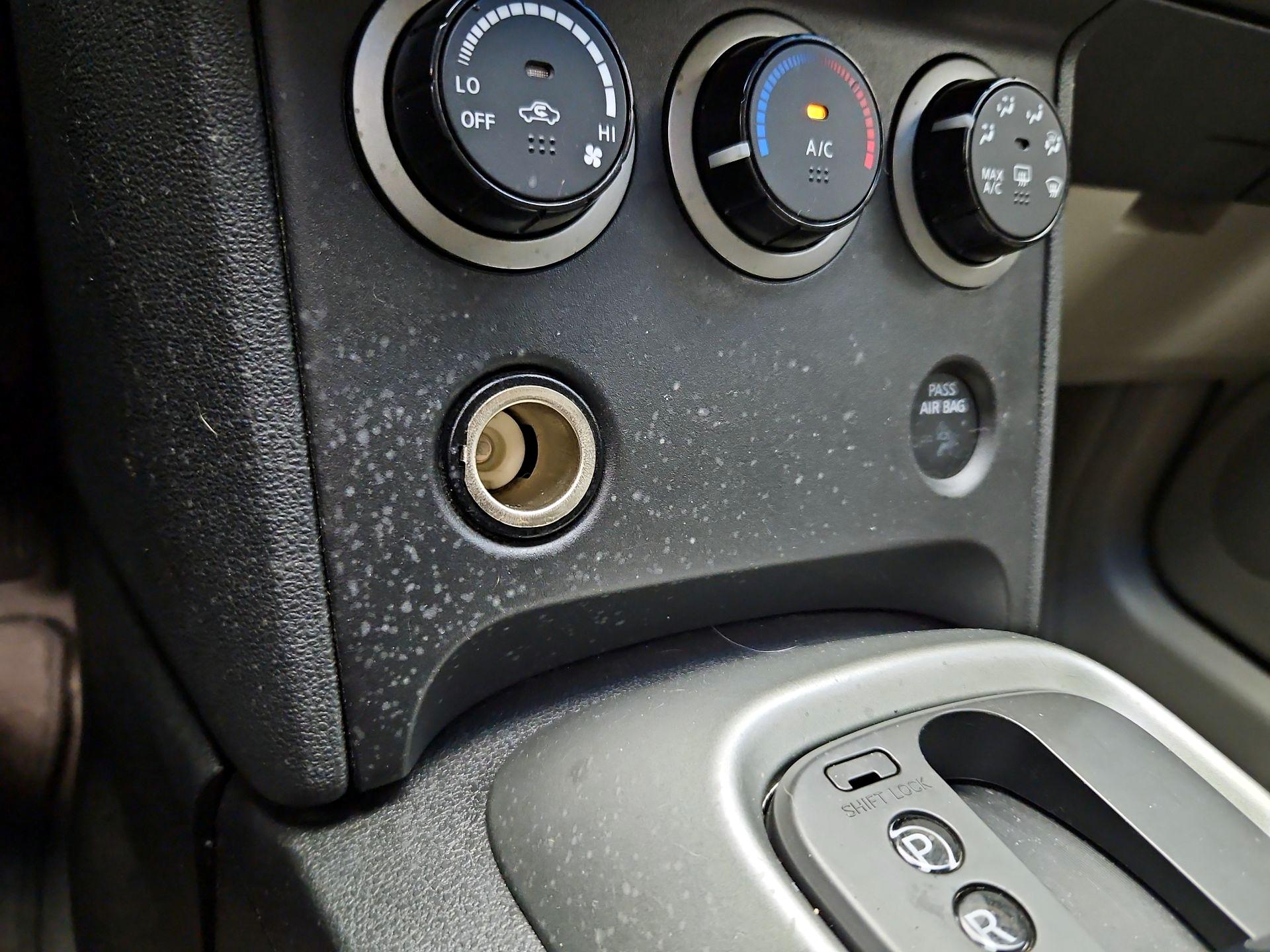 Thumbnail: 2015 Nissan Rogue - 18