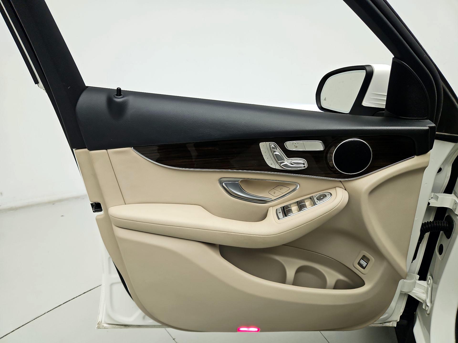 Thumbnail: 2018 Mercedes-Benz GLC - 12