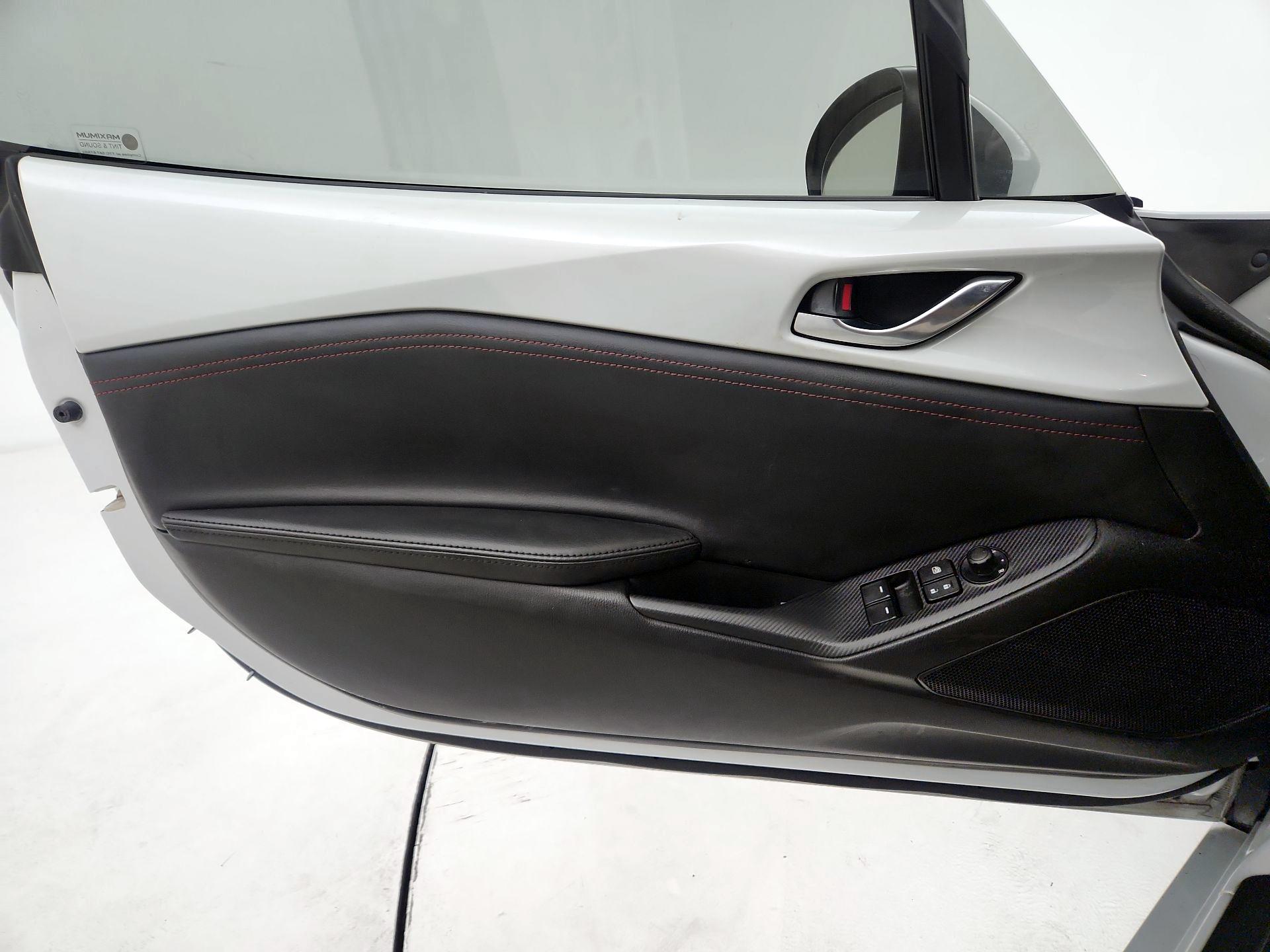 Thumbnail: 2016 Mazda MX-5 Miata - 10