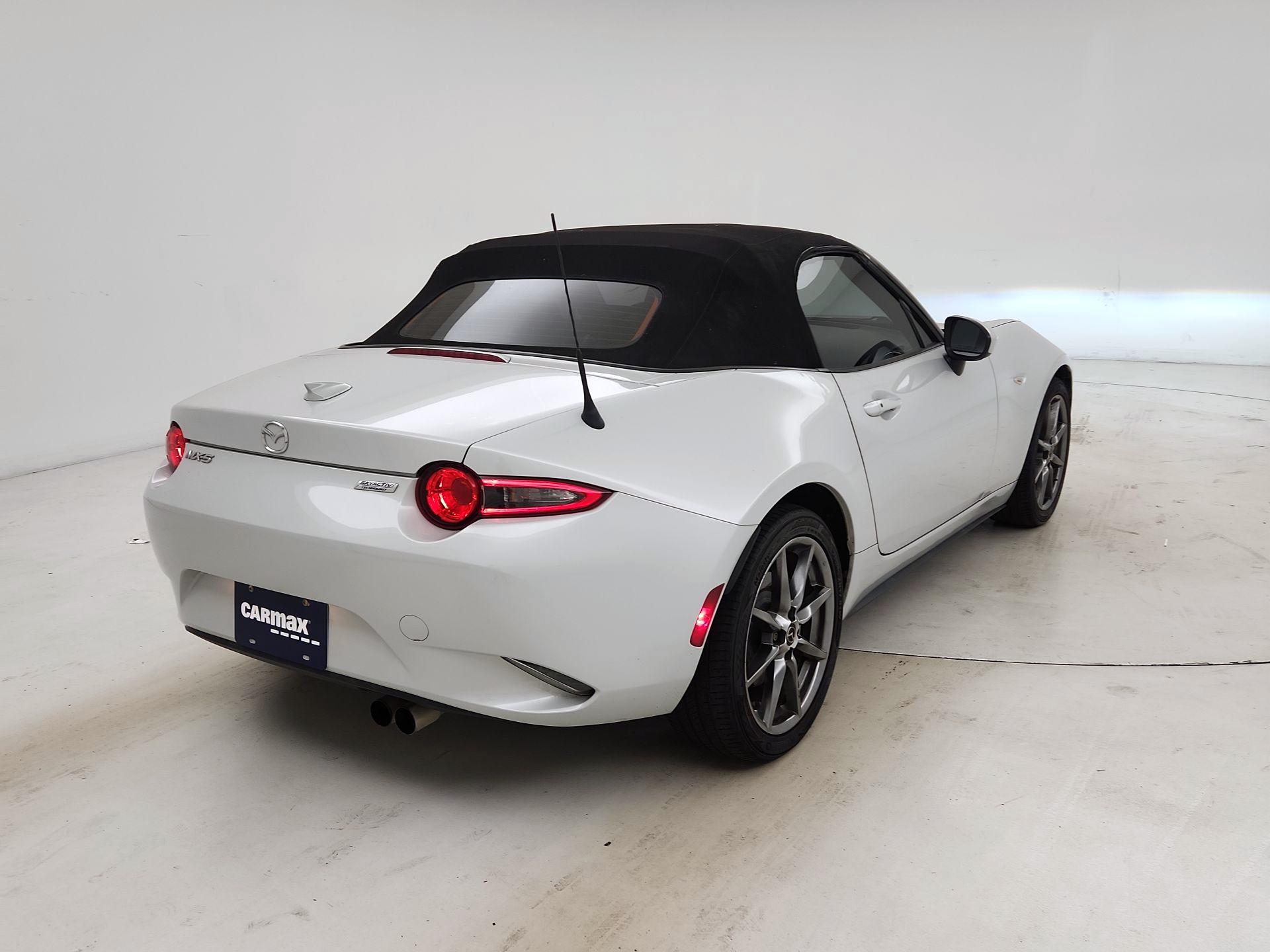Thumbnail: 2016 Mazda MX-5 Miata - 5