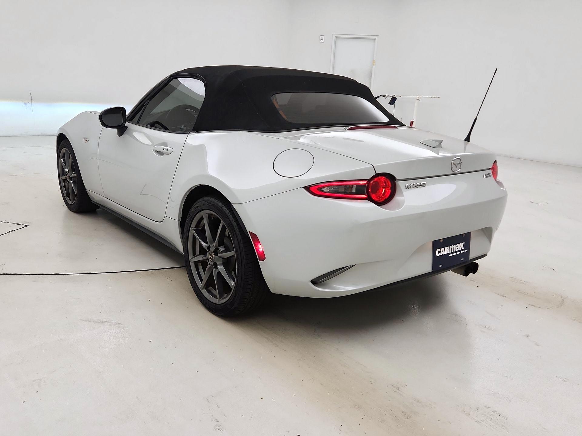 Thumbnail: 2016 Mazda MX-5 Miata - 7