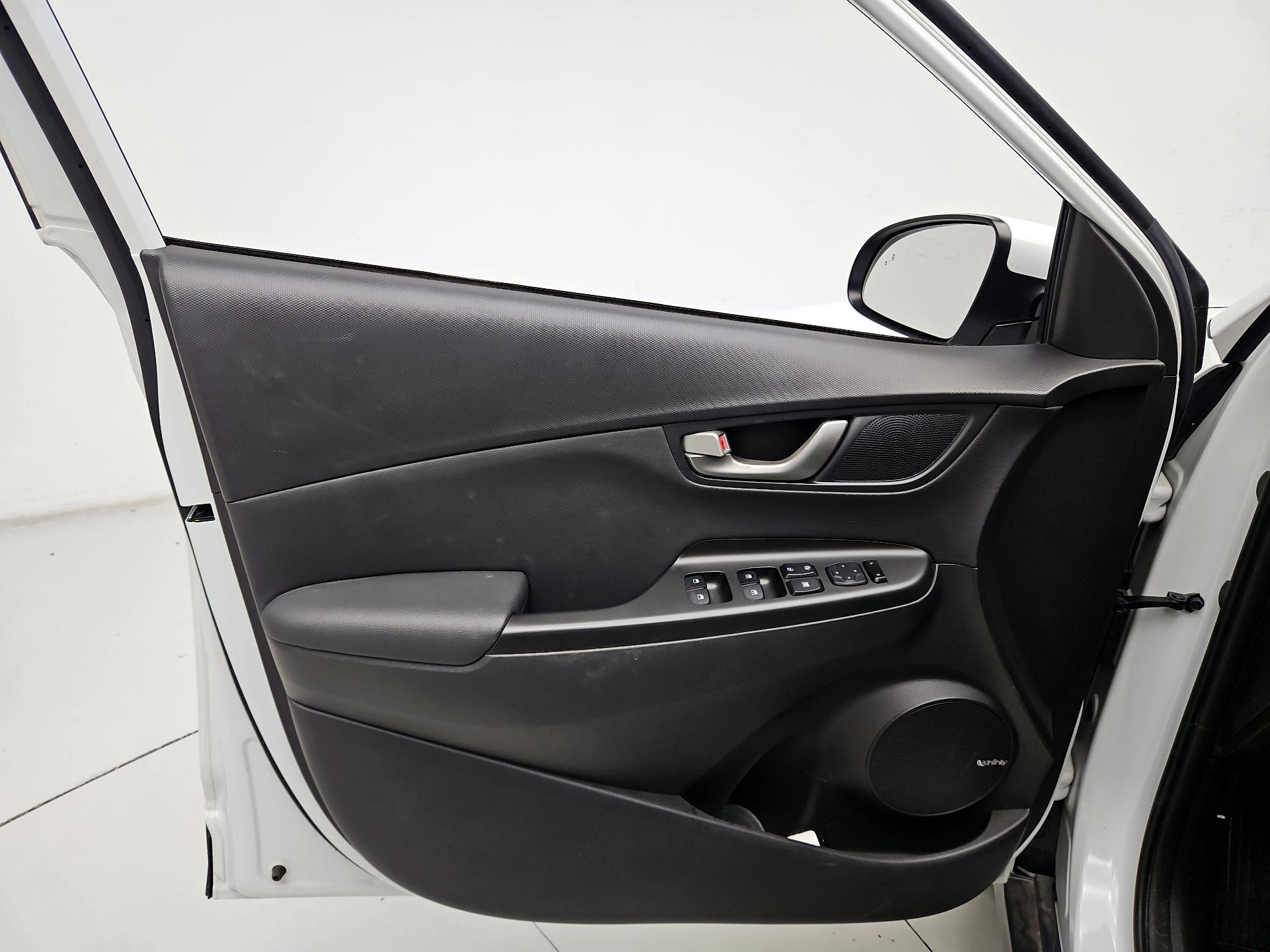 Thumbnail: 2021 Hyundai Kona - 12