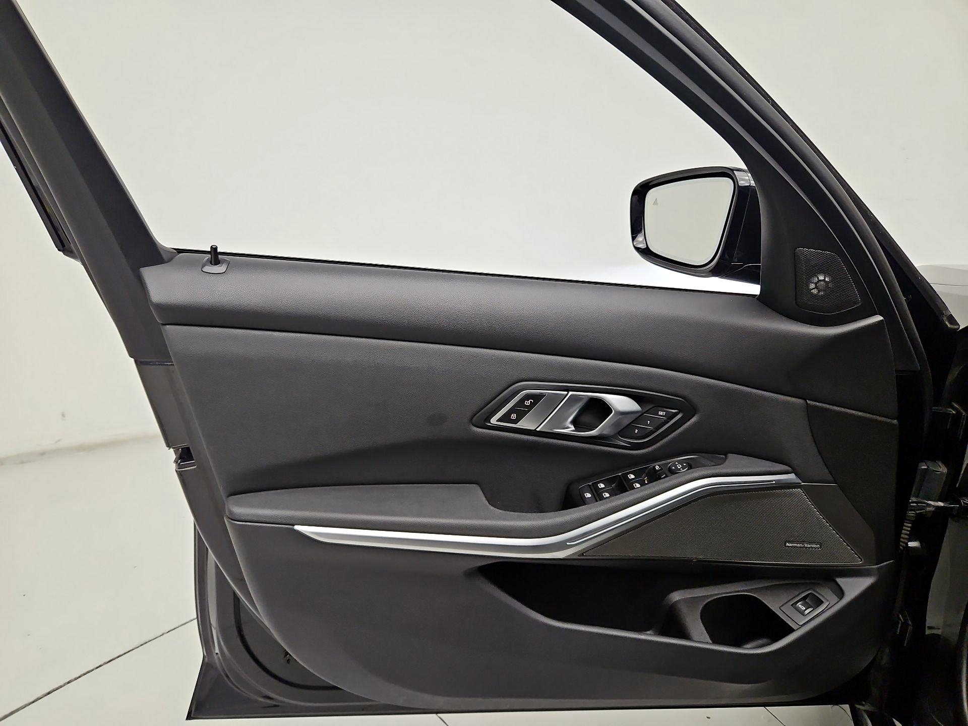 Thumbnail: 2020 BMW 3 Series - 12